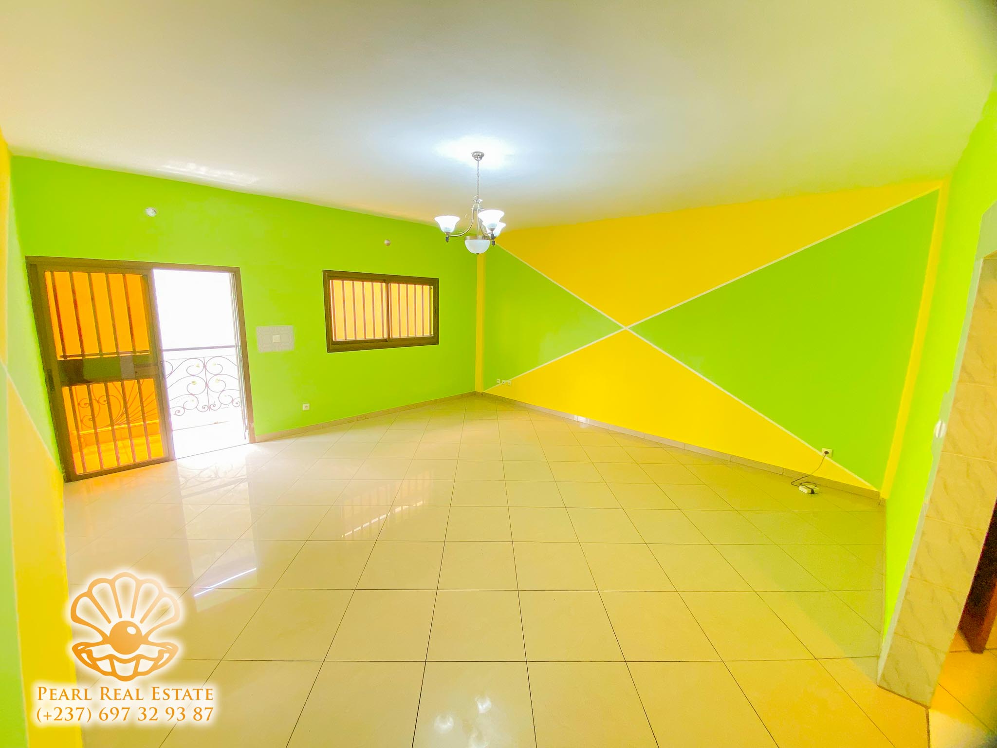 Apartment to rent - Yaoundé, Mfandena, Mfandena - 1 living room(s), 2 bedroom(s), 1 bathroom(s) - 350 000 FCFA / month