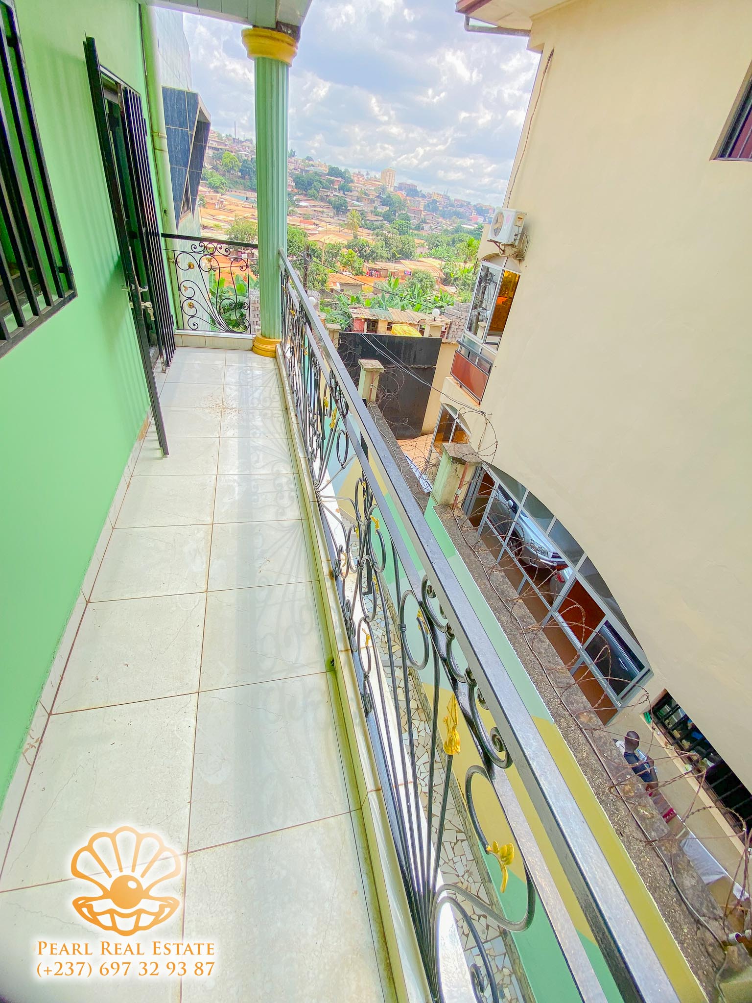 Apartment to rent - Yaoundé, Mfandena, Mfandena - 1 living room(s), 2 bedroom(s), 1 bathroom(s) - 350 000 FCFA / month