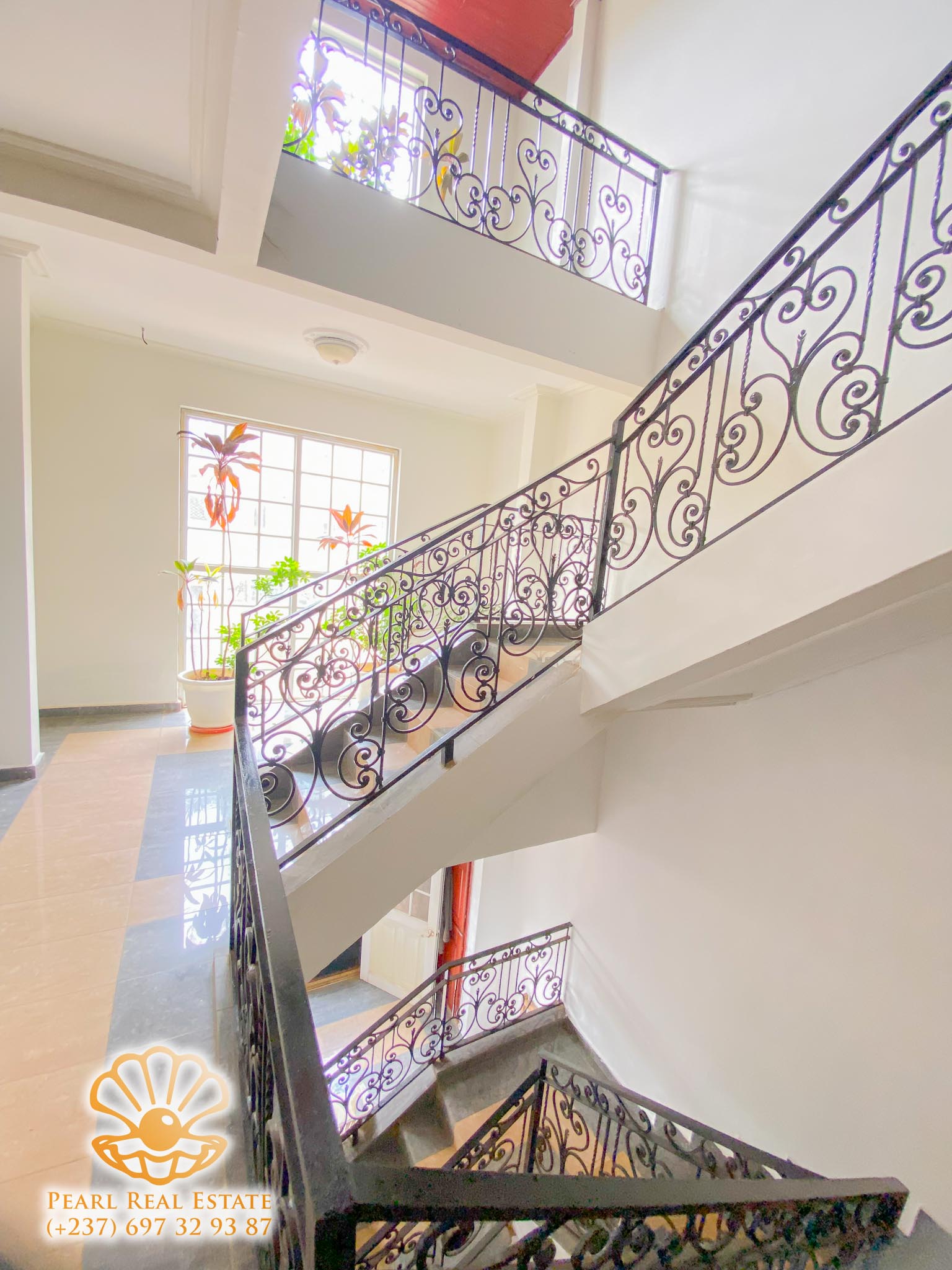 Apartment to rent - Yaoundé, Mfandena, Mfandena - 1 living room(s), 2 bedroom(s), 1 bathroom(s) - 150 000 FCFA / month