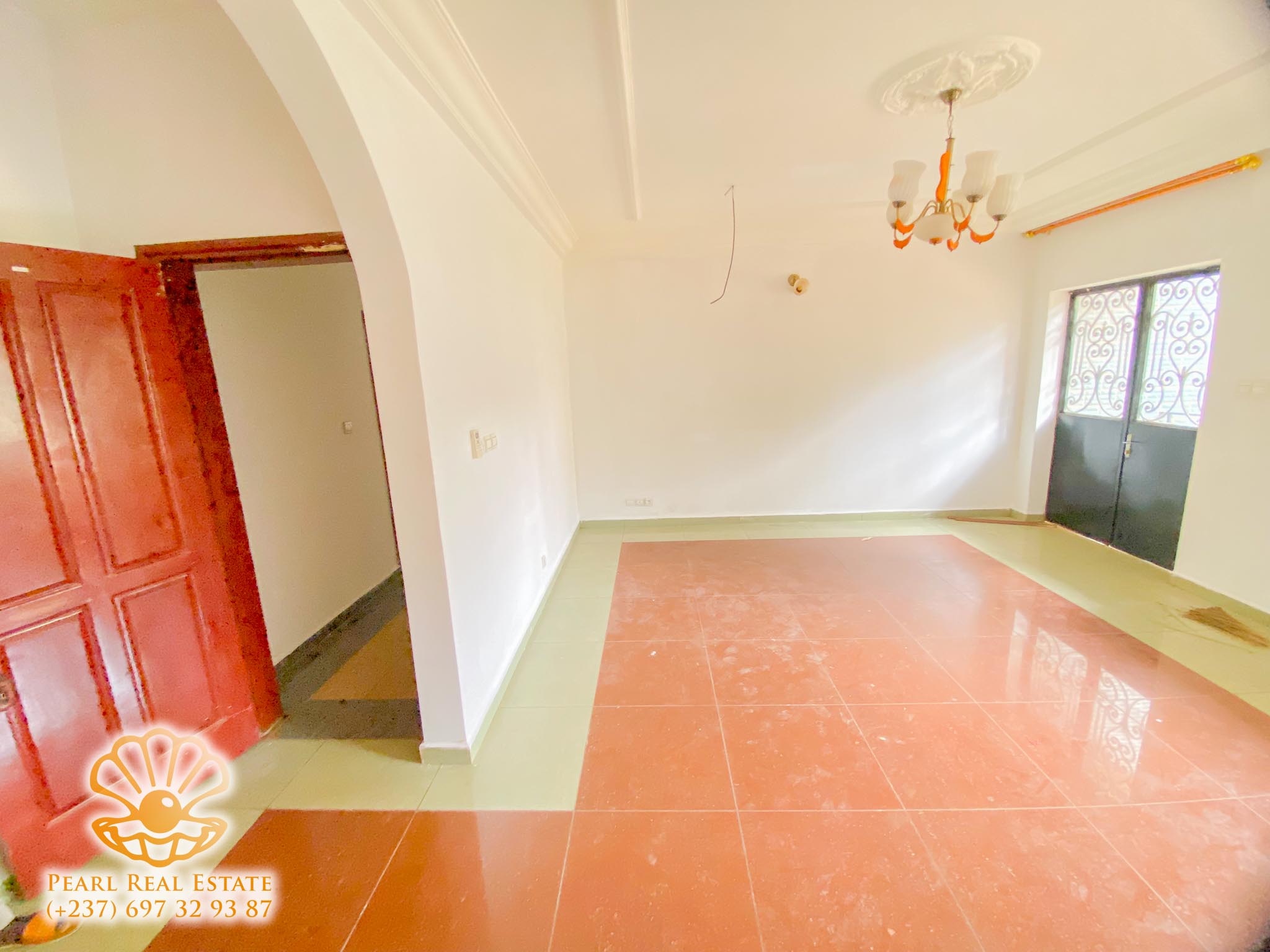 Apartment to rent - Yaoundé, Mfandena, Mfandena - 1 living room(s), 2 bedroom(s), 1 bathroom(s) - 150 000 FCFA / month