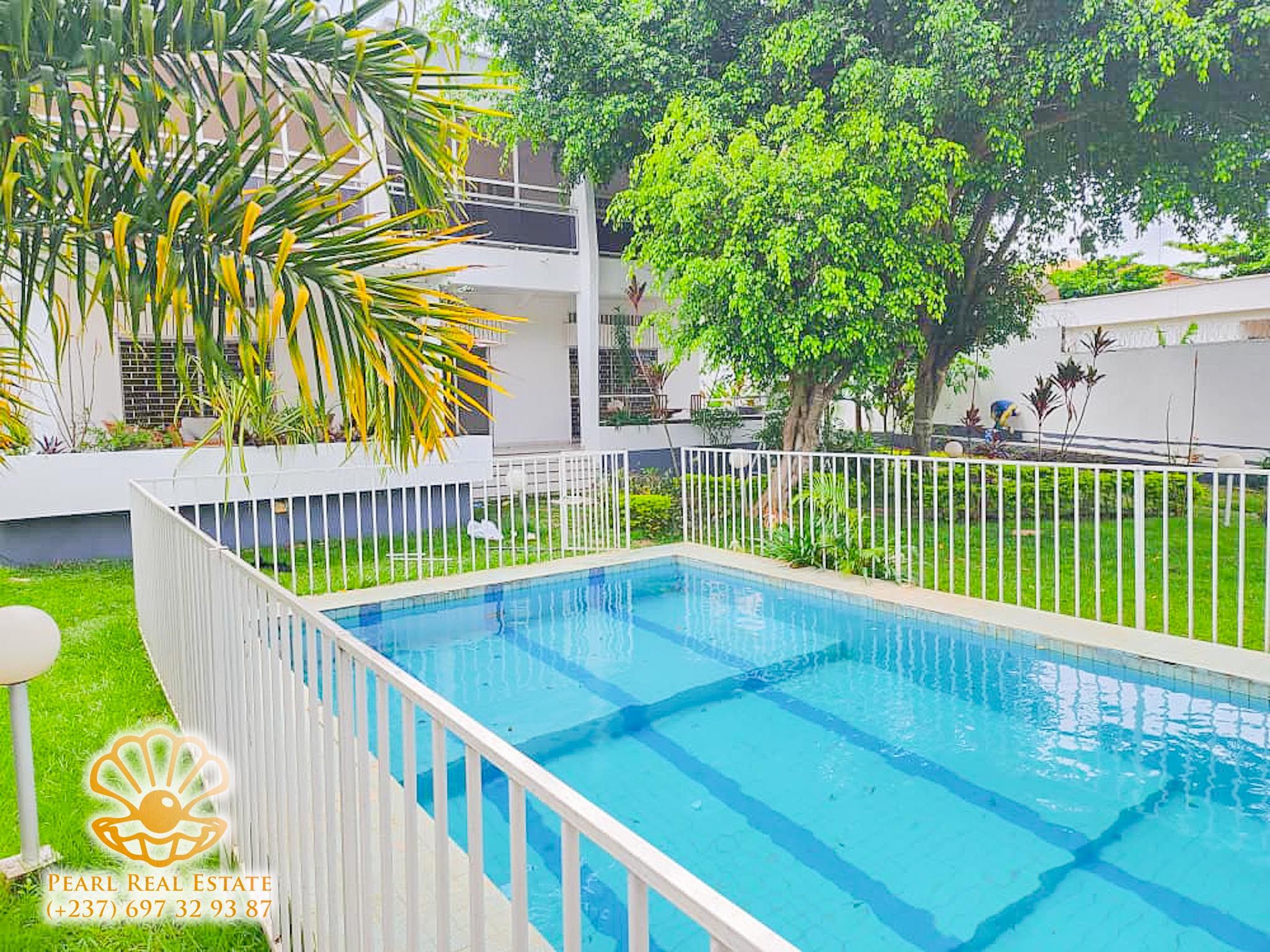 Maison (Villa) à louer - Yaoundé, Bastos, Ambassade de Chine - 1 salon(s), 4 chambre(s), 3 salle(s) de bains - 2 000 000 FCFA / mois