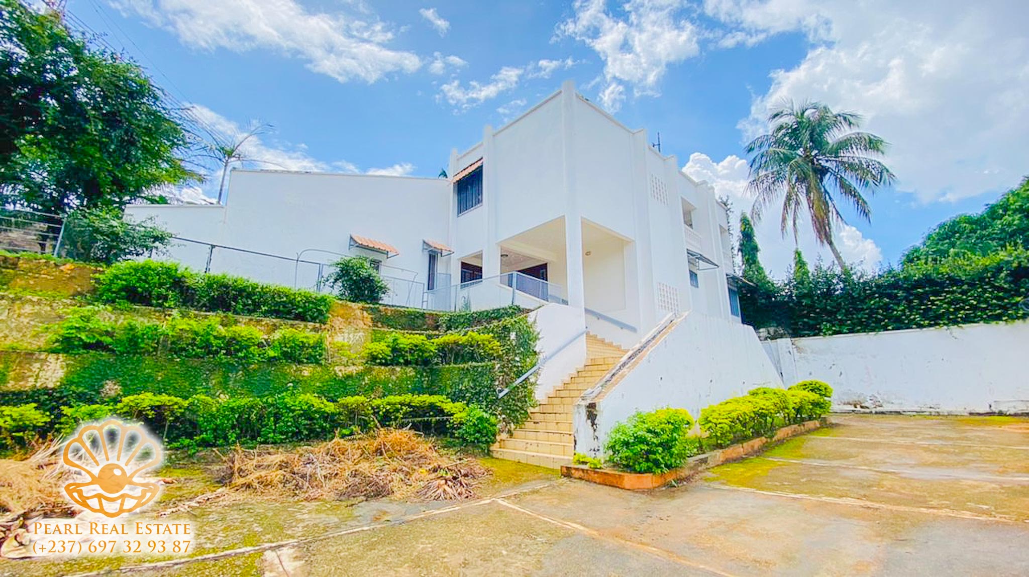 Maison (Villa) à louer - Yaoundé, Bastos, Consulat de Belgique - 1 salon(s), 4 chambre(s), 3 salle(s) de bains - 2 500 000 FCFA / mois
