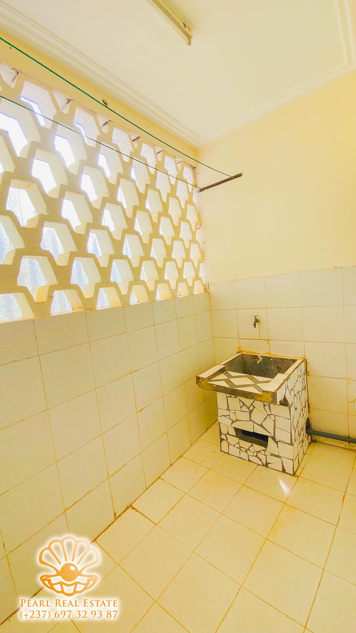 Appartement à louer - Yaoundé, Abome, Vallée Bastos - 1 salon(s), 2 chambre(s), 1 salle(s) de bains - 600 000 FCFA / mois