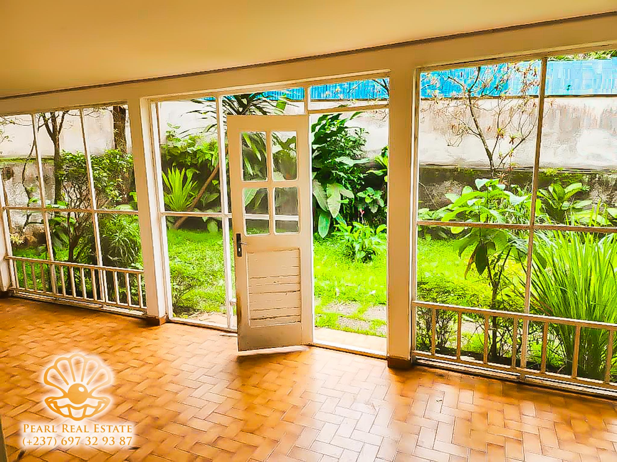 Appartement à louer - Yaoundé, Bastos, Ambassade de Chine - 1 salon(s), 3 chambre(s), 2 salle(s) de bains - 800 000 FCFA / mois