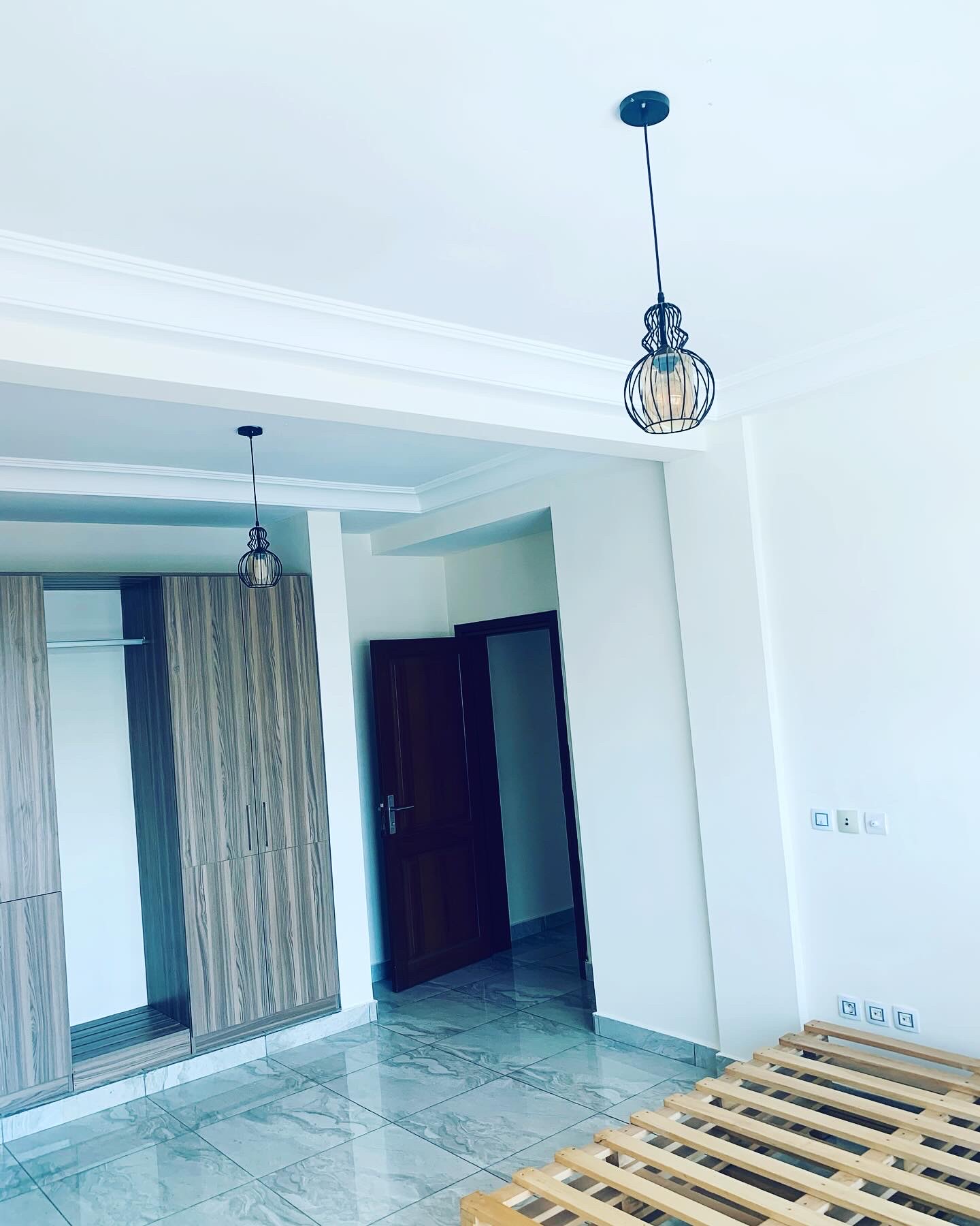 Apartment to rent - Yaoundé, Bastos, Carrefour - 1 living room(s), 2 bedroom(s), 1 bathroom(s) - 900 000 FCFA / month