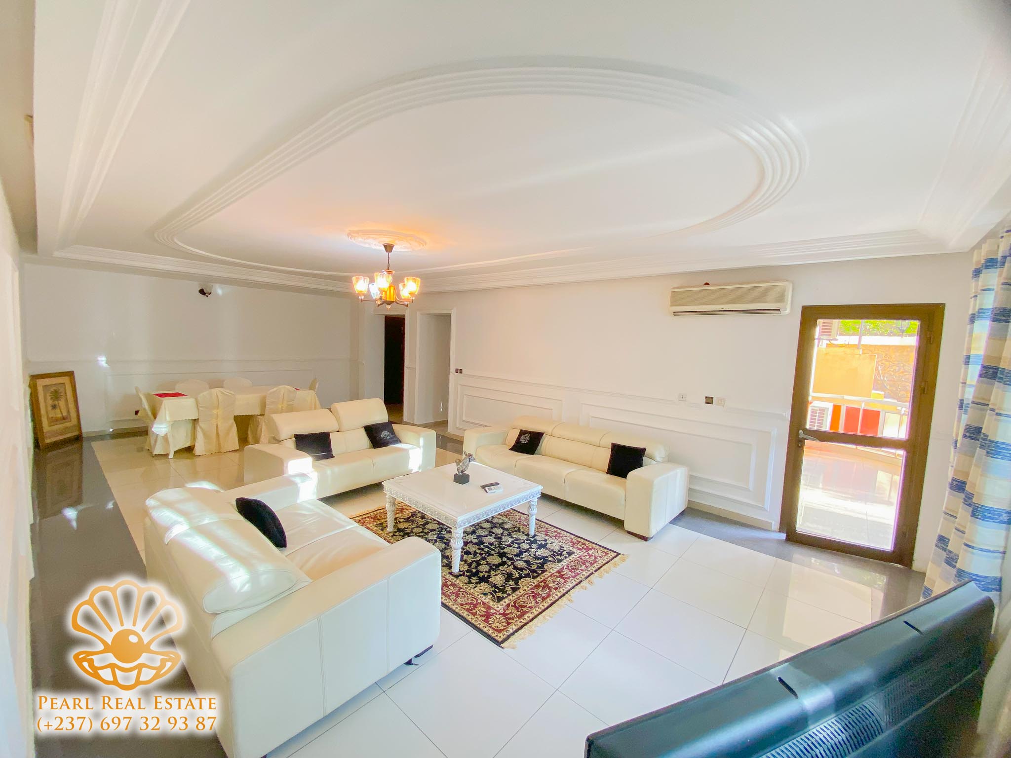 Appartement à louer - Yaoundé, Bastos, Ecole Publique Bastos - 1 salon(s), 2 chambre(s), 1 salle(s) de bains - 600 000 FCFA / mois