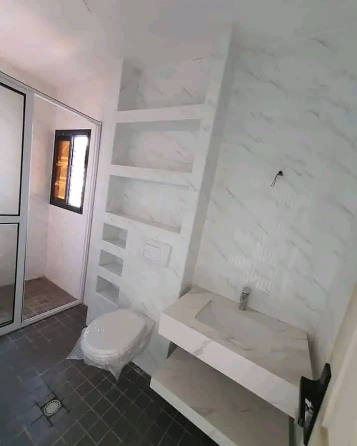 Maison (Duplex) à vendre - Yaoundé, Olembe, Derrière  stade olembe - 1 salon(s), 4 chambre(s), 3 salle(s) de bains - 85 000 000 FCFA