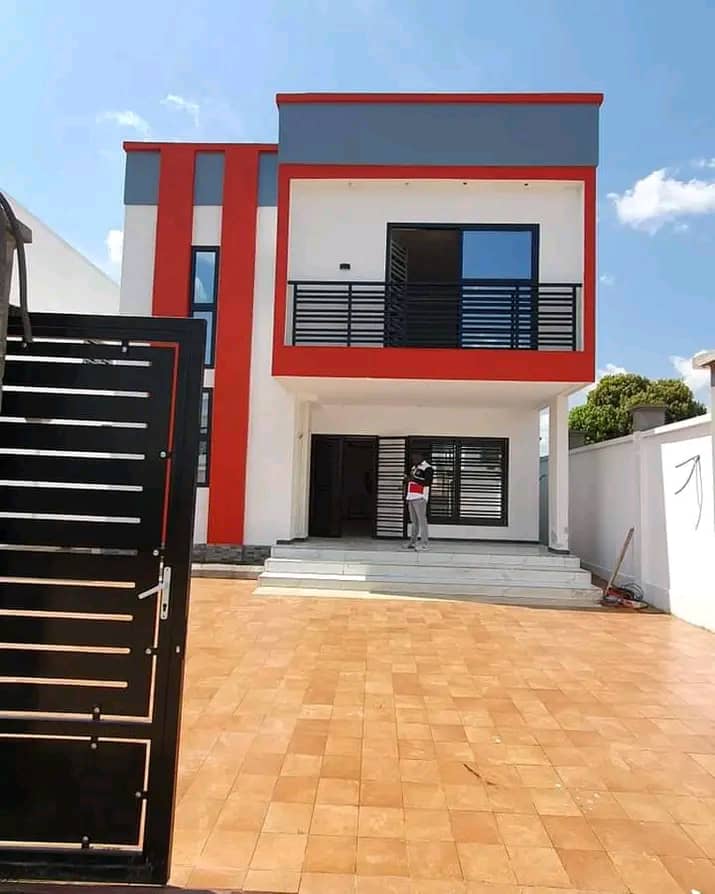 Maison (Duplex) à vendre - Yaoundé, Olembe, Derrière  stade olembe - 1 salon(s), 4 chambre(s), 3 salle(s) de bains - 85 000 000 FCFA