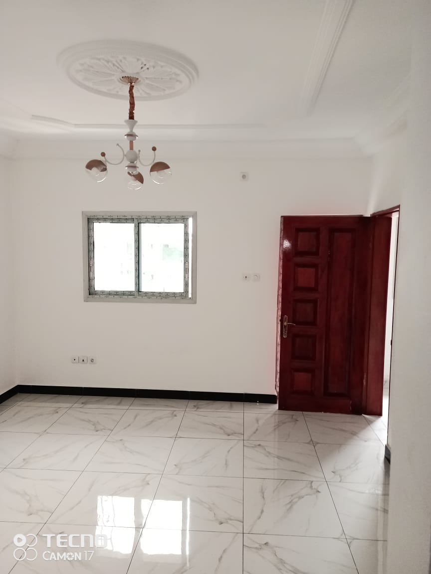 Apartment to rent - Douala, Nkongmondo, Nkongmondo - 1 living room(s), 1 bedroom(s), 1 bathroom(s) - 130 000 FCFA / month