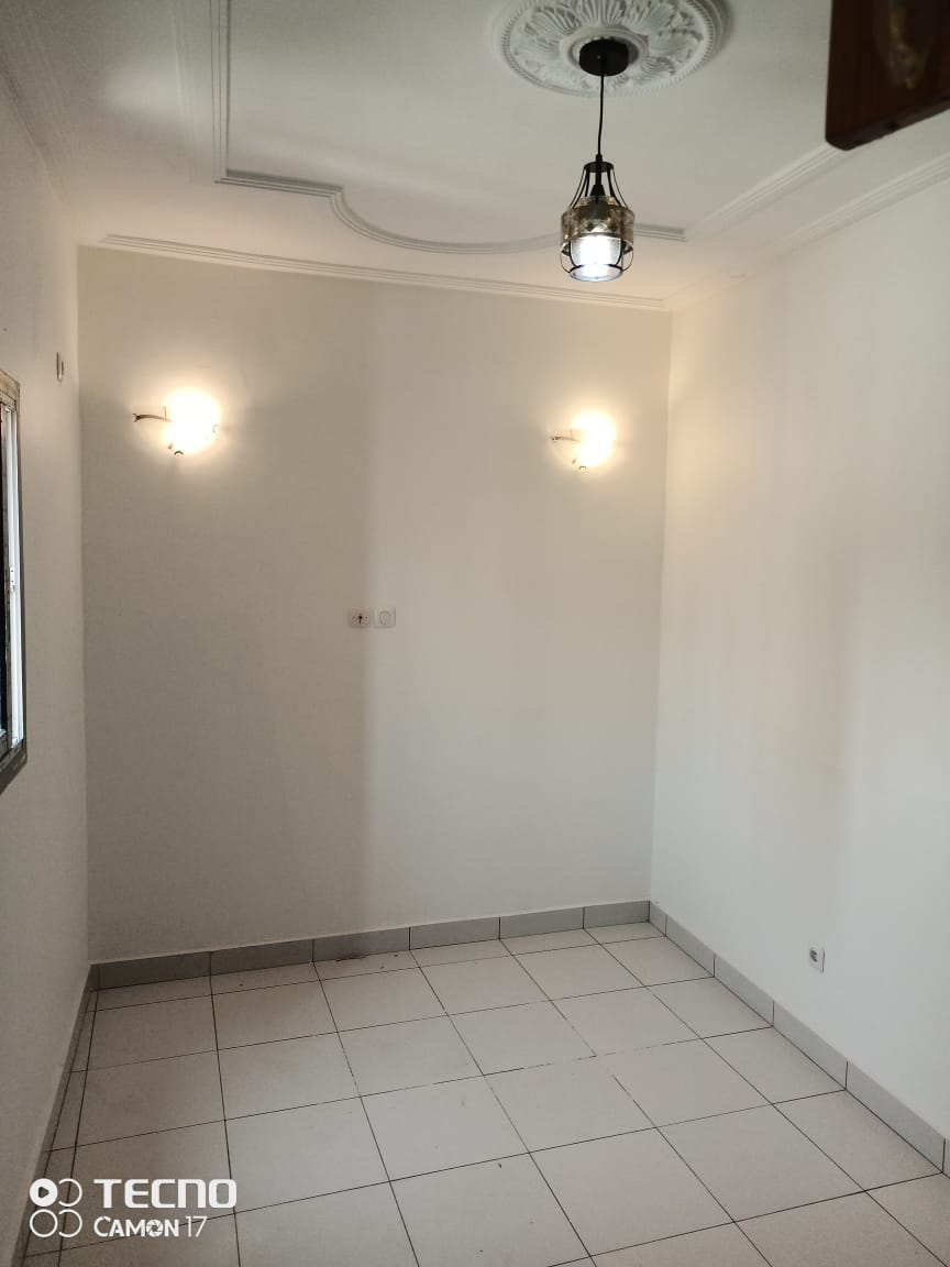 Apartment to rent - Douala, Nkongmondo, Nkongmondo - 1 living room(s), 1 bedroom(s), 1 bathroom(s) - 130 000 FCFA / month