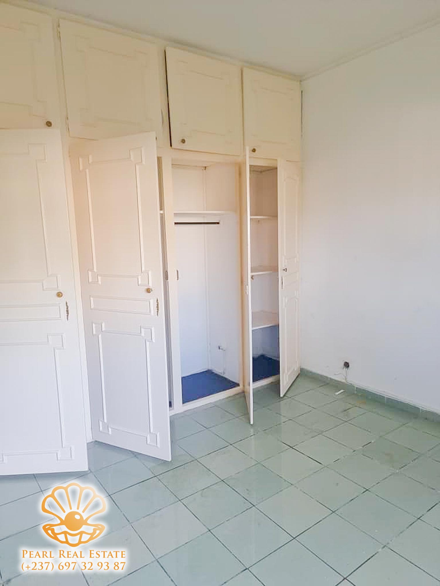 Maison (Villa) à louer - Yaoundé, Abome, Nouvelle route Bastos - 1 salon(s), 4 chambre(s), 3 salle(s) de bains - 2 000 000 FCFA / mois