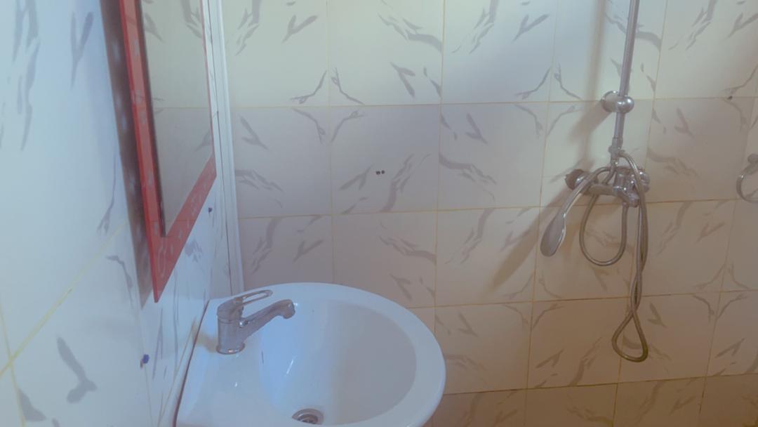 Chambre à louer - Yaoundé, Bastos, GOLF  prix a la   nuitée - 25 000 FCFA / mois