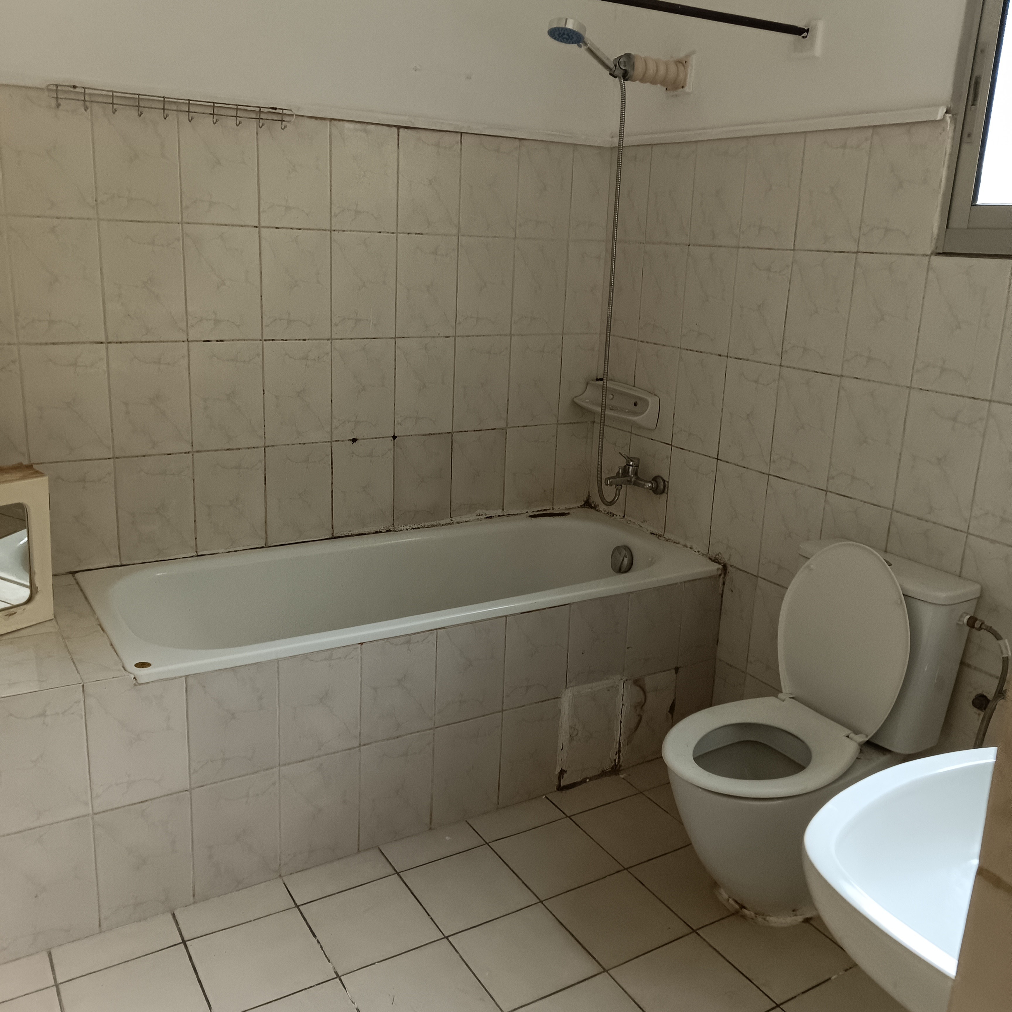 Office to rent at Yaoundé, Bastos, Bastos - 700 m2 - 1 500 000 FCFA