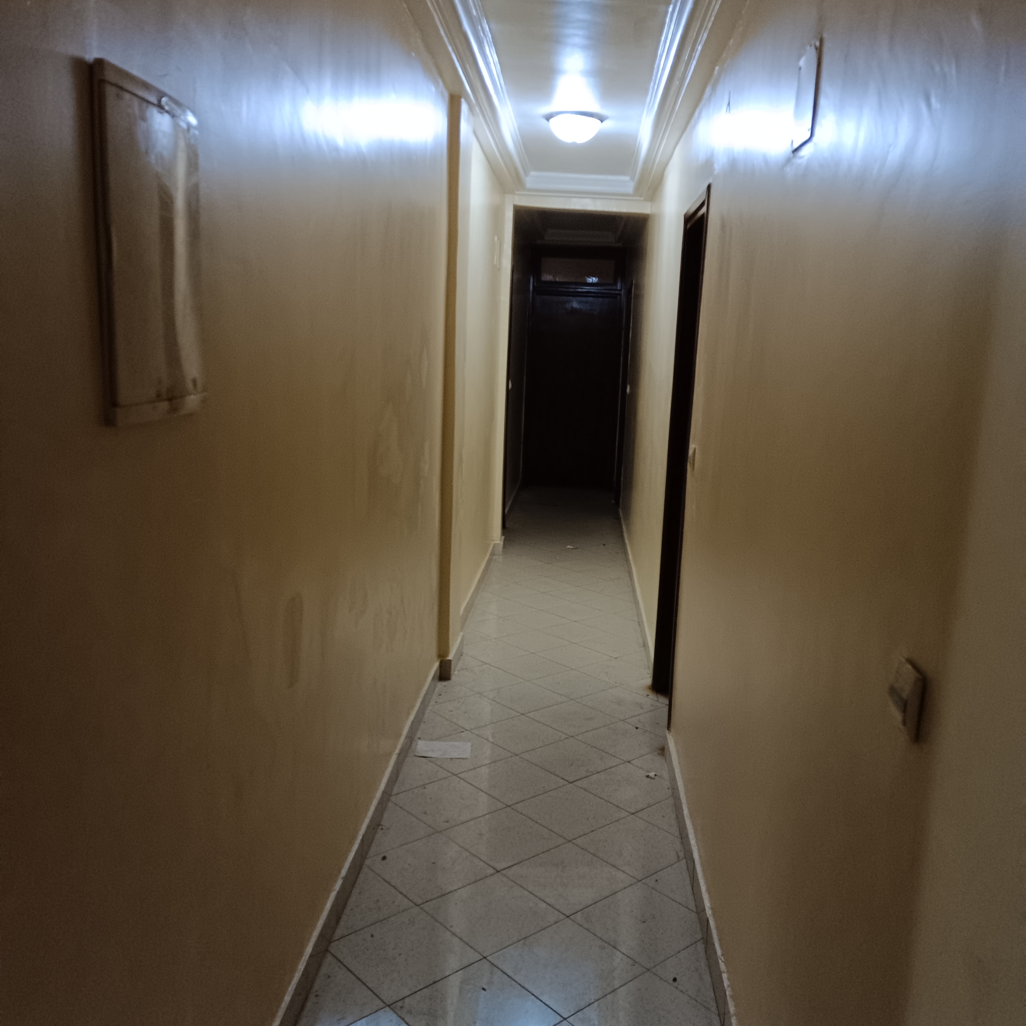 Bureau à louer à Yaoundé, Bastos, Bastos - 150 m2 - 900 000 FCFA