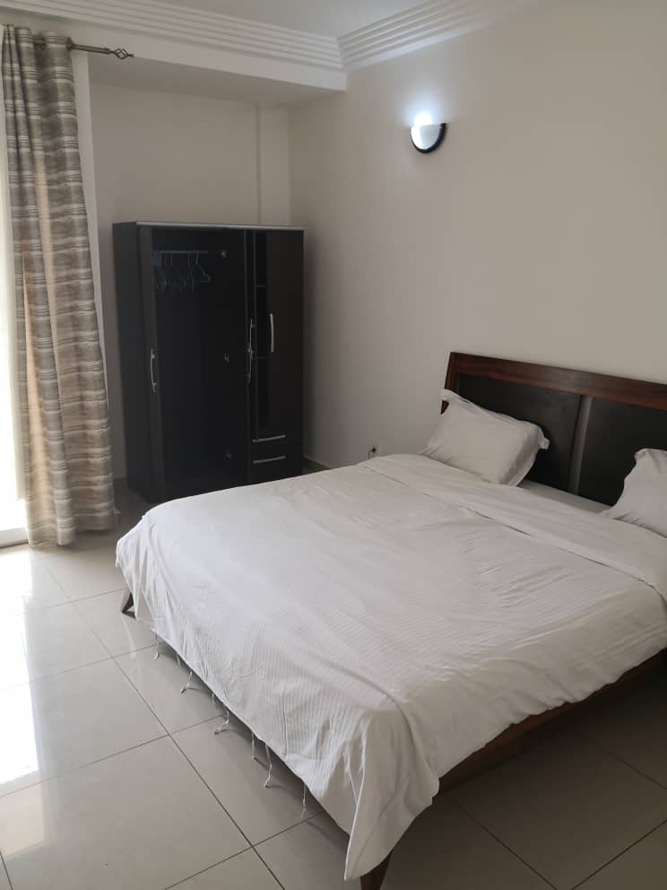 Apartment to rent - Yaoundé, Bastos, Bastos - 1 living room(s), 2 bedroom(s), 3 bathroom(s) - 1 400 000 FCFA / month