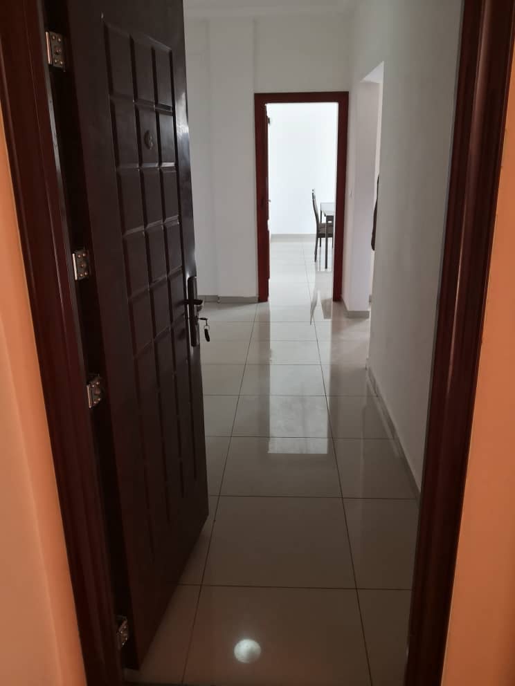 Apartment to rent - Yaoundé, Bastos, Bastos - 1 living room(s), 2 bedroom(s), 3 bathroom(s) - 1 400 000 FCFA / month