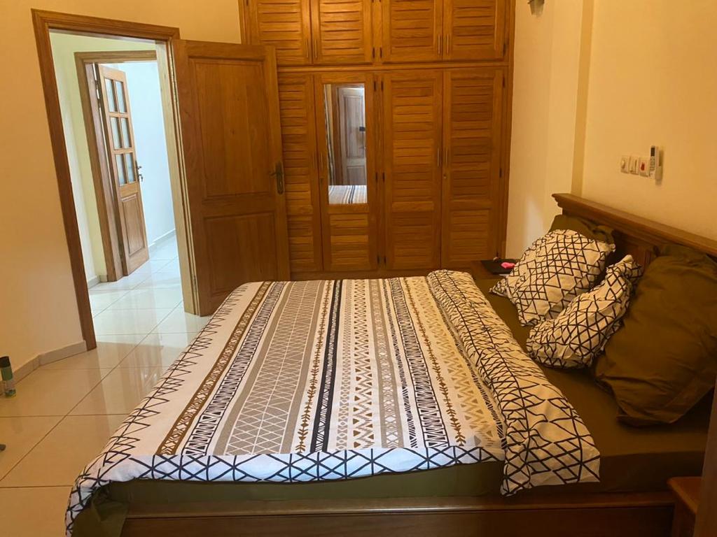 Apartment to rent - Yaoundé, Bastos, Bastos - 1 living room(s), 1 bedroom(s), 2 bathroom(s) - 750 000 FCFA / month