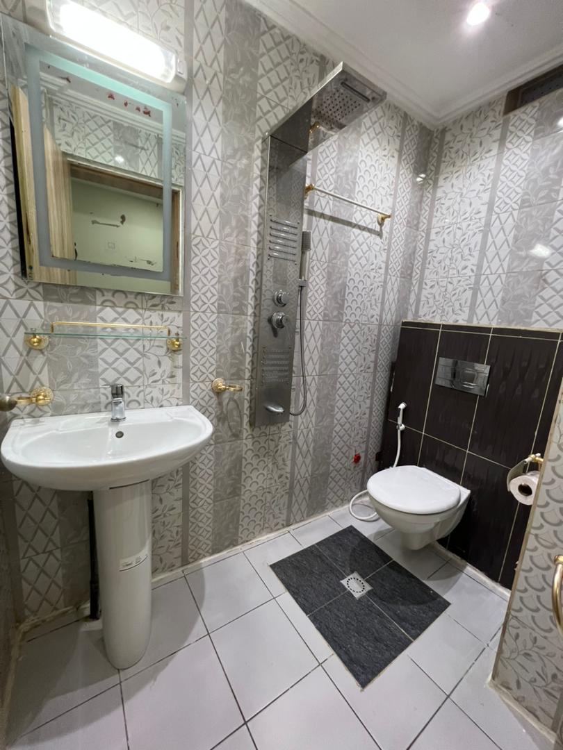 Apartment to rent - Yaoundé, Bastos, Bastos - 1 living room(s), 3 bedroom(s), 4 bathroom(s) - 1 500 000 FCFA / month