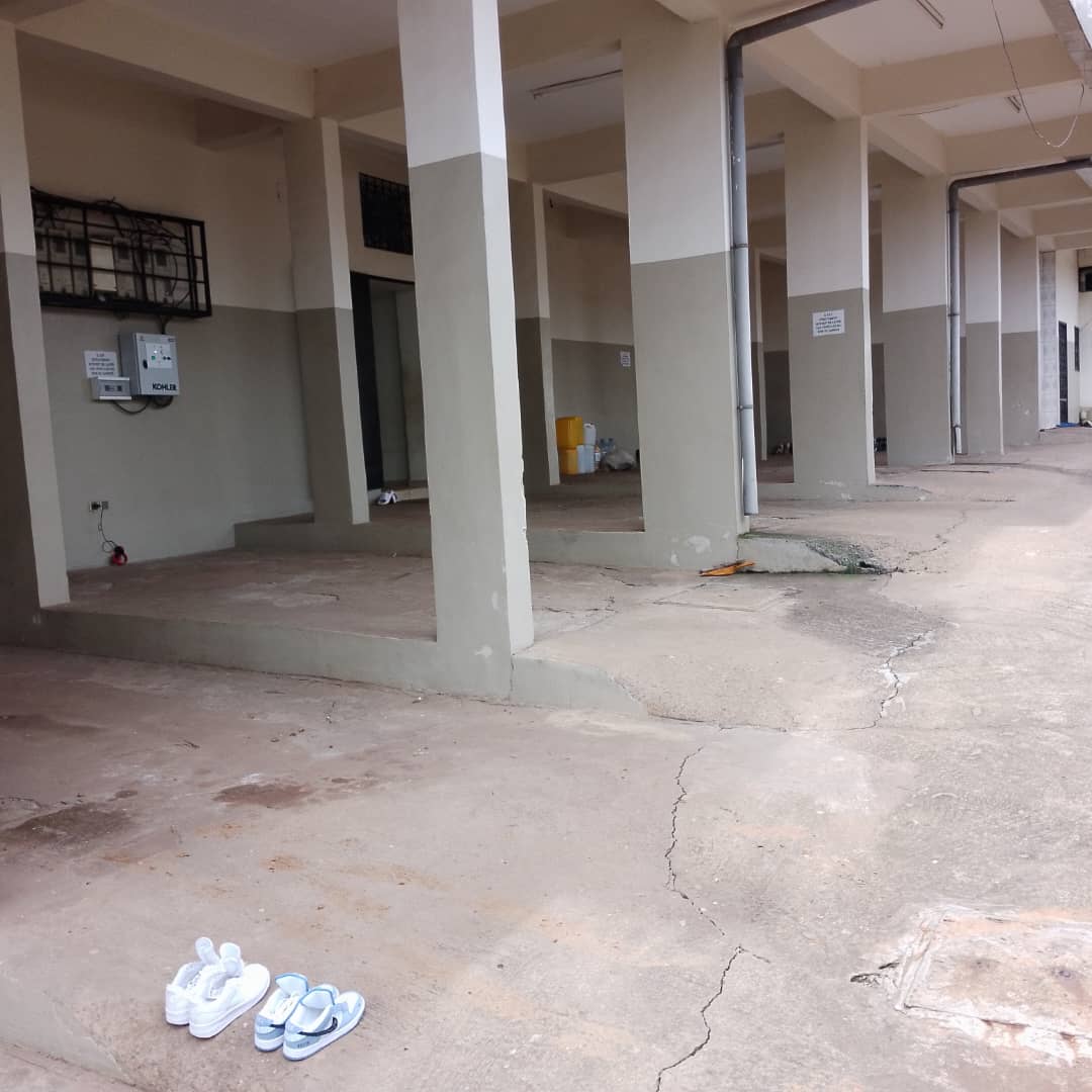 Apartment to rent - Yaoundé, Bastos, Bastos - 1 living room(s), 3 bedroom(s), 4 bathroom(s) - 650 000 FCFA / month