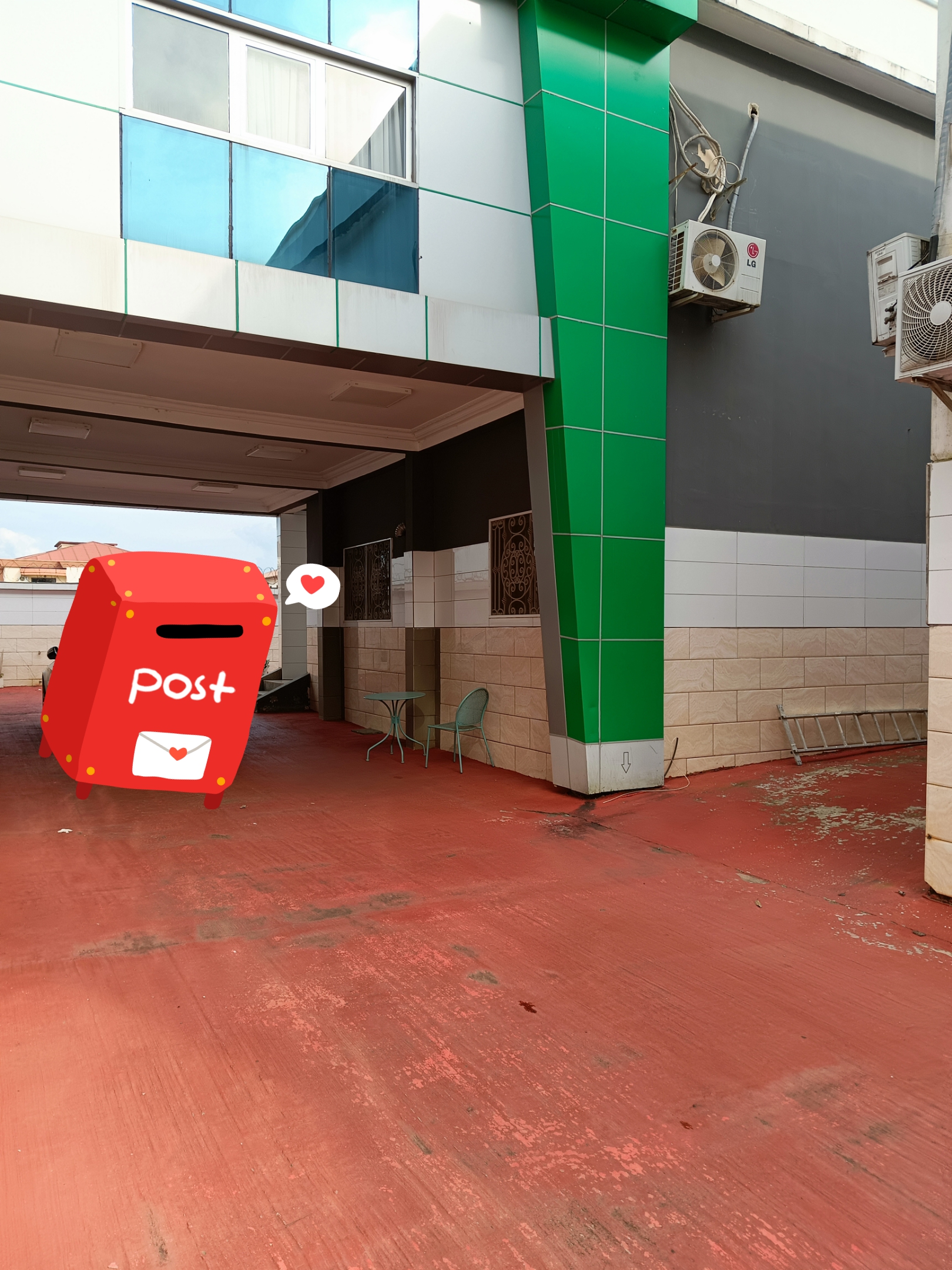 Bureau à louer à Yaoundé, Bastos, Bastos - 700 m2 - 2 500 000 FCFA