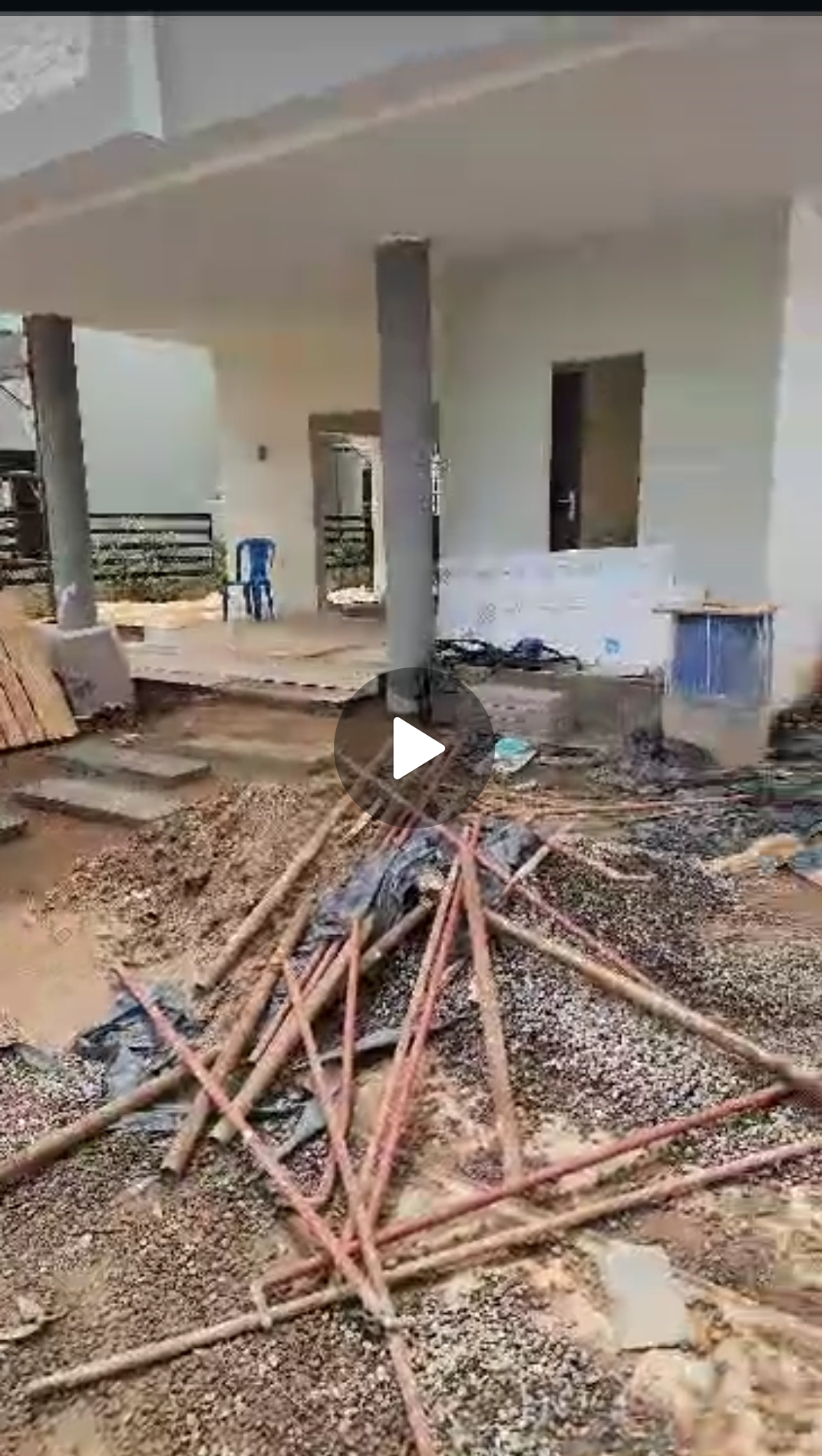 Maison (Duplex) à vendre - Yaoundé, Elig-essono, Elig essono - 3 salon(s), 3 chambre(s), 4 salle(s) de bains - 200 000 000 FCFA