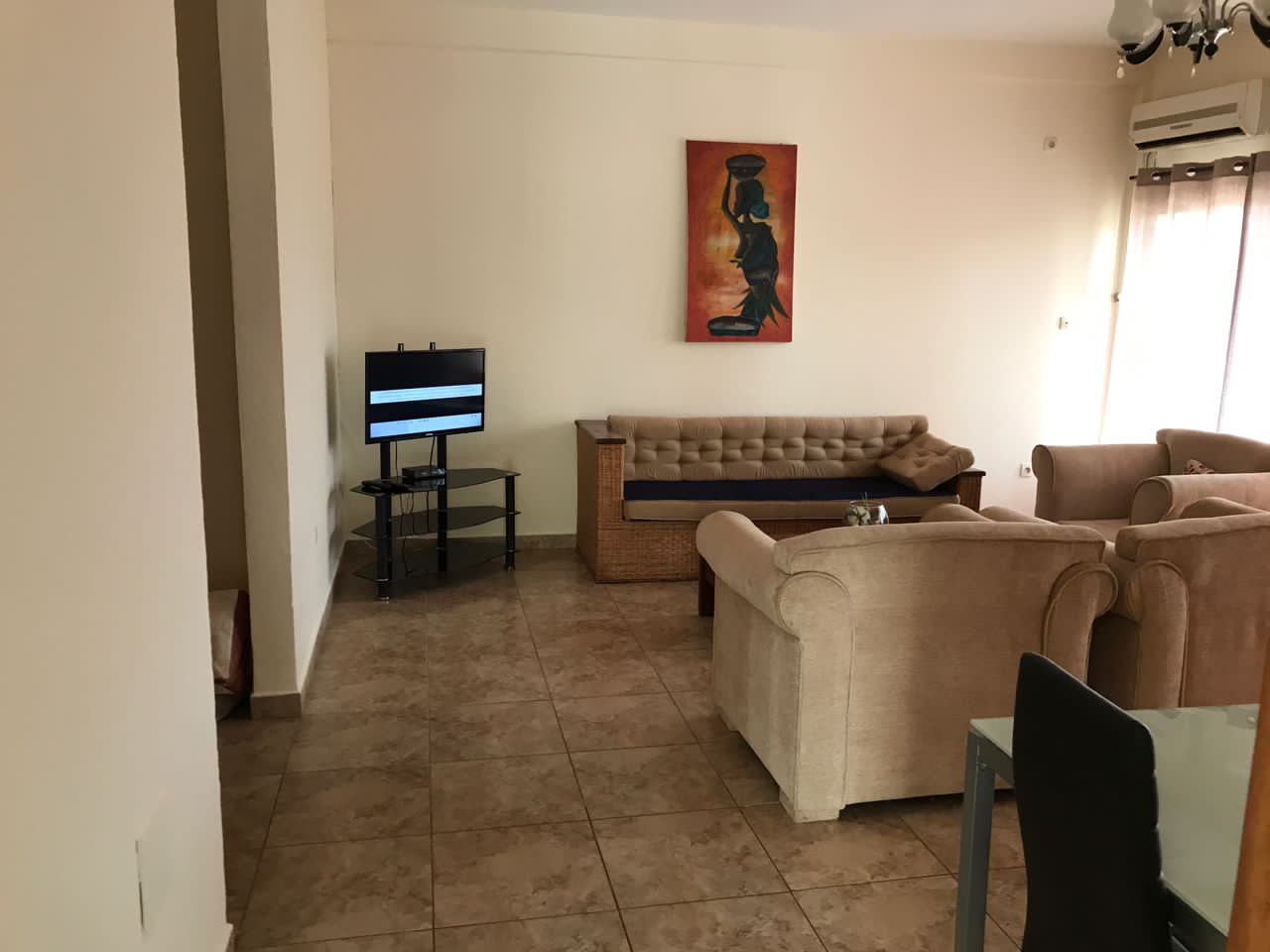 Apartment to rent - Yaoundé, Bastos, Pas loin de super U - 1 living room(s), 2 bedroom(s), 3 bathroom(s) - 700 000 FCFA / month