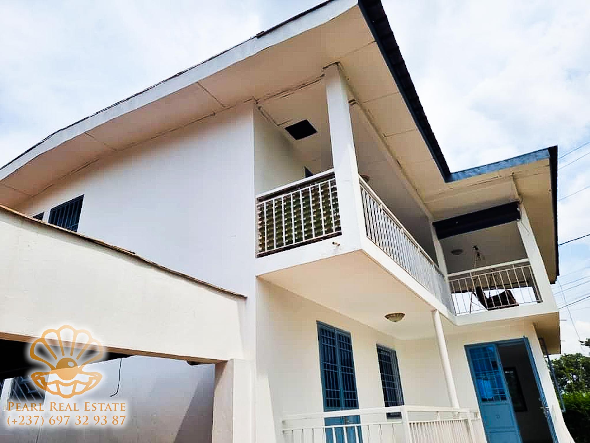 Maison (Villa) à louer - Yaoundé, Bastos, Nlongkak - 1 salon(s), 4 chambre(s), 3 salle(s) de bains - 700 000 FCFA / mois