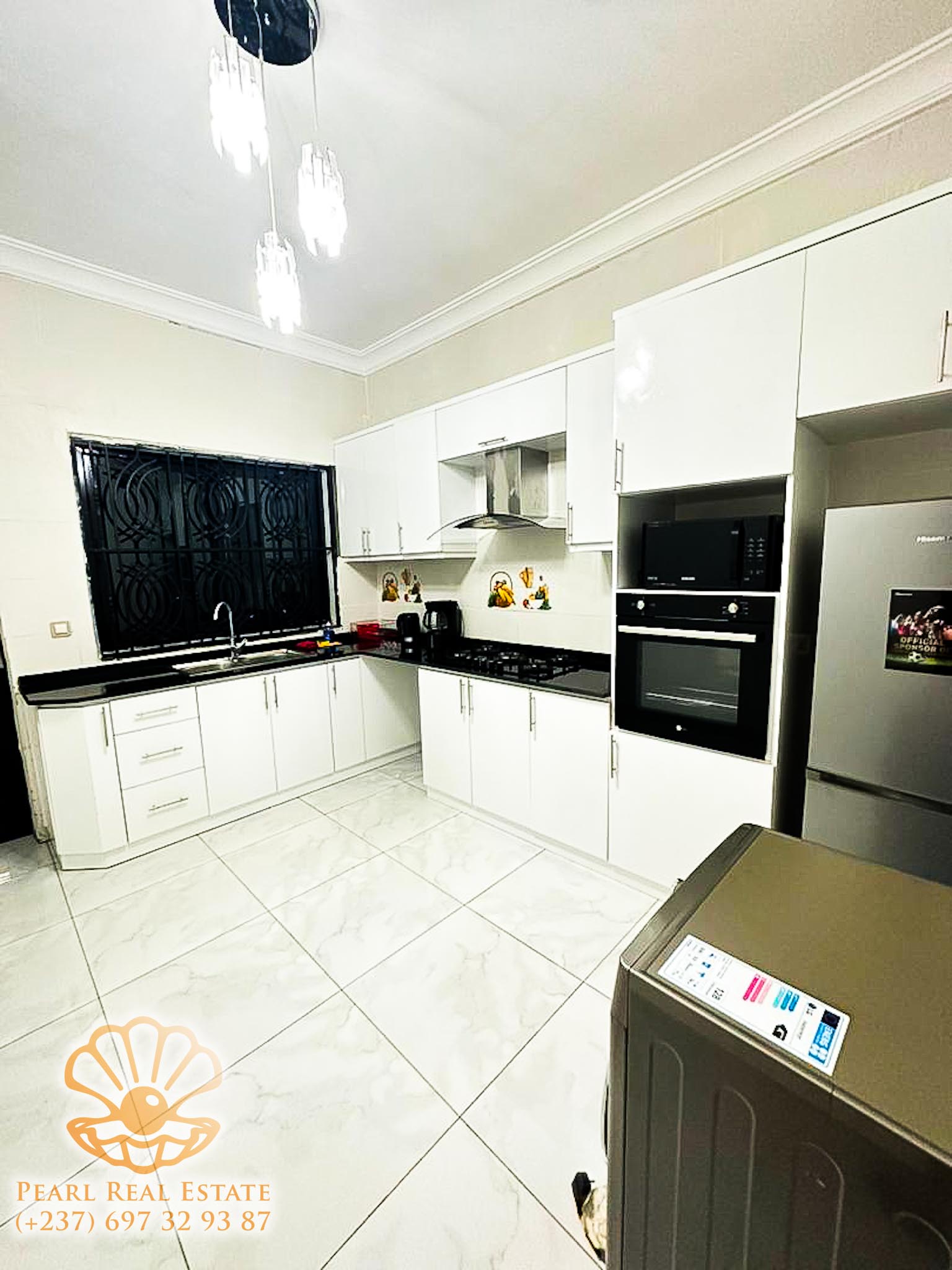 Apartment to rent - Yaoundé, Bastos, Golf Ambassade des USA - 1 living room(s), 3 bedroom(s), 2 bathroom(s) - 1 500 000 FCFA / month