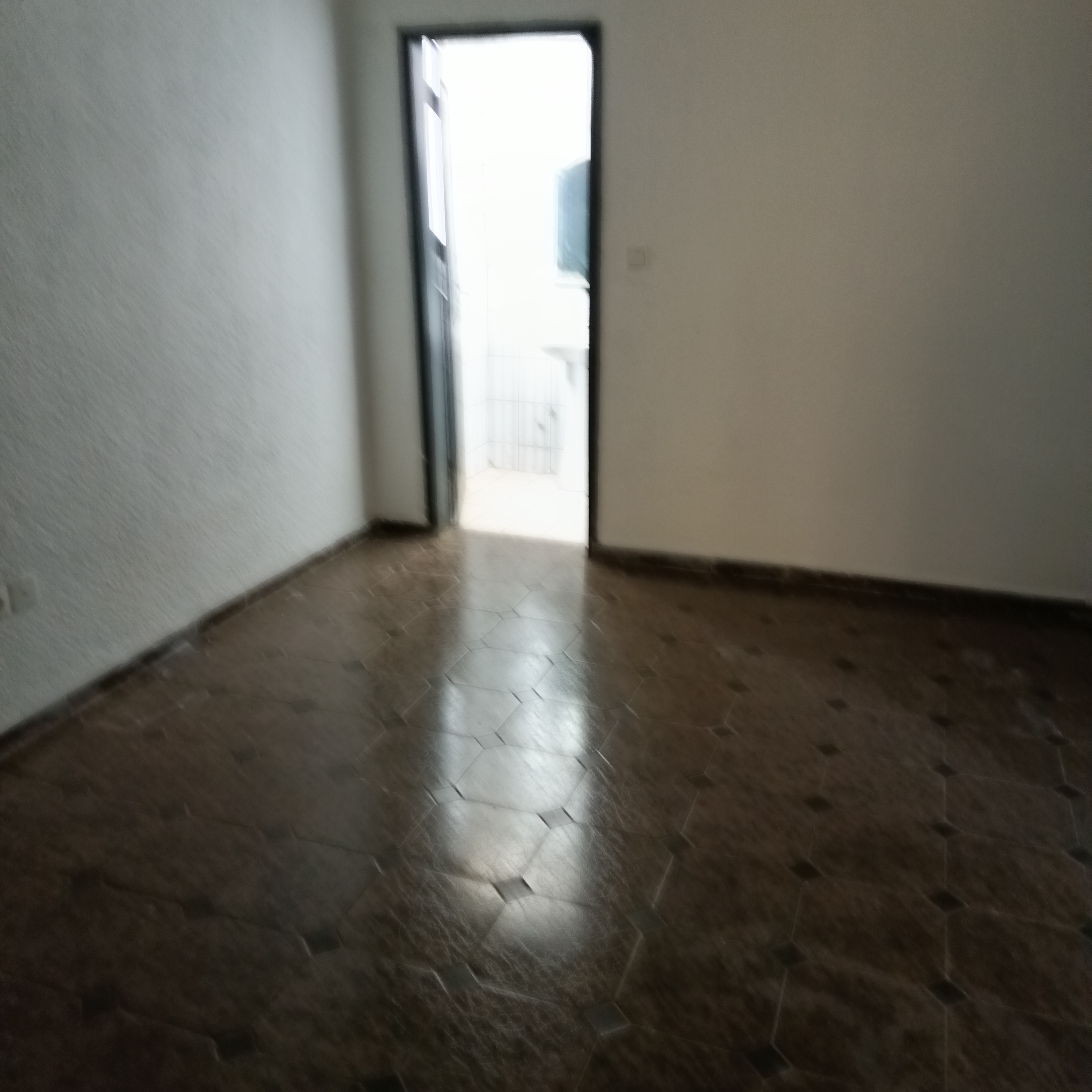 Apartment to rent - Yaoundé, Mfandena, Omnisport - 1 living room(s), 2 bedroom(s), 3 bathroom(s) - 350 000 FCFA / month