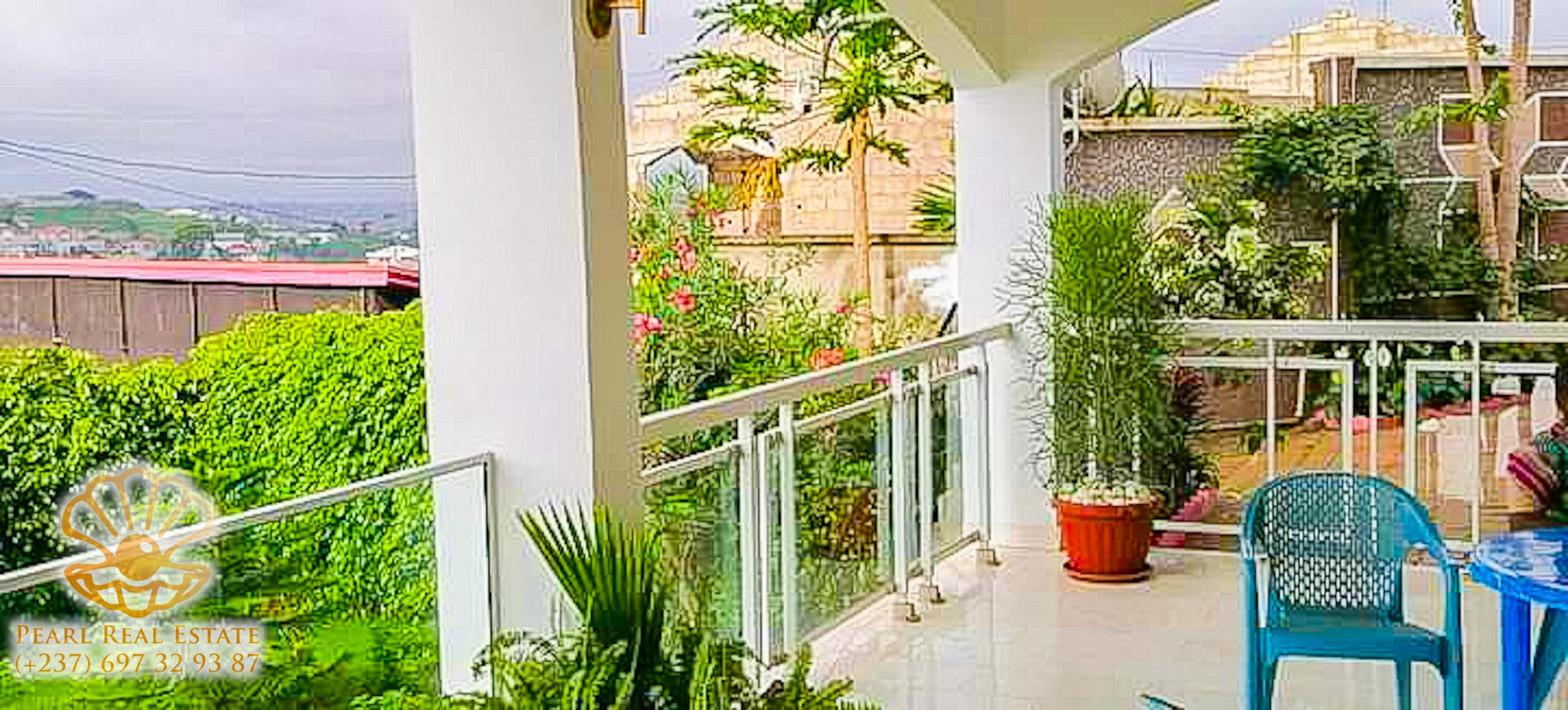 Maison (Villa) à louer - Yaoundé, Centre administratif, Centre-ville - 1 salon(s), 3 chambre(s), 2 salle(s) de bains - 600 000 FCFA / mois