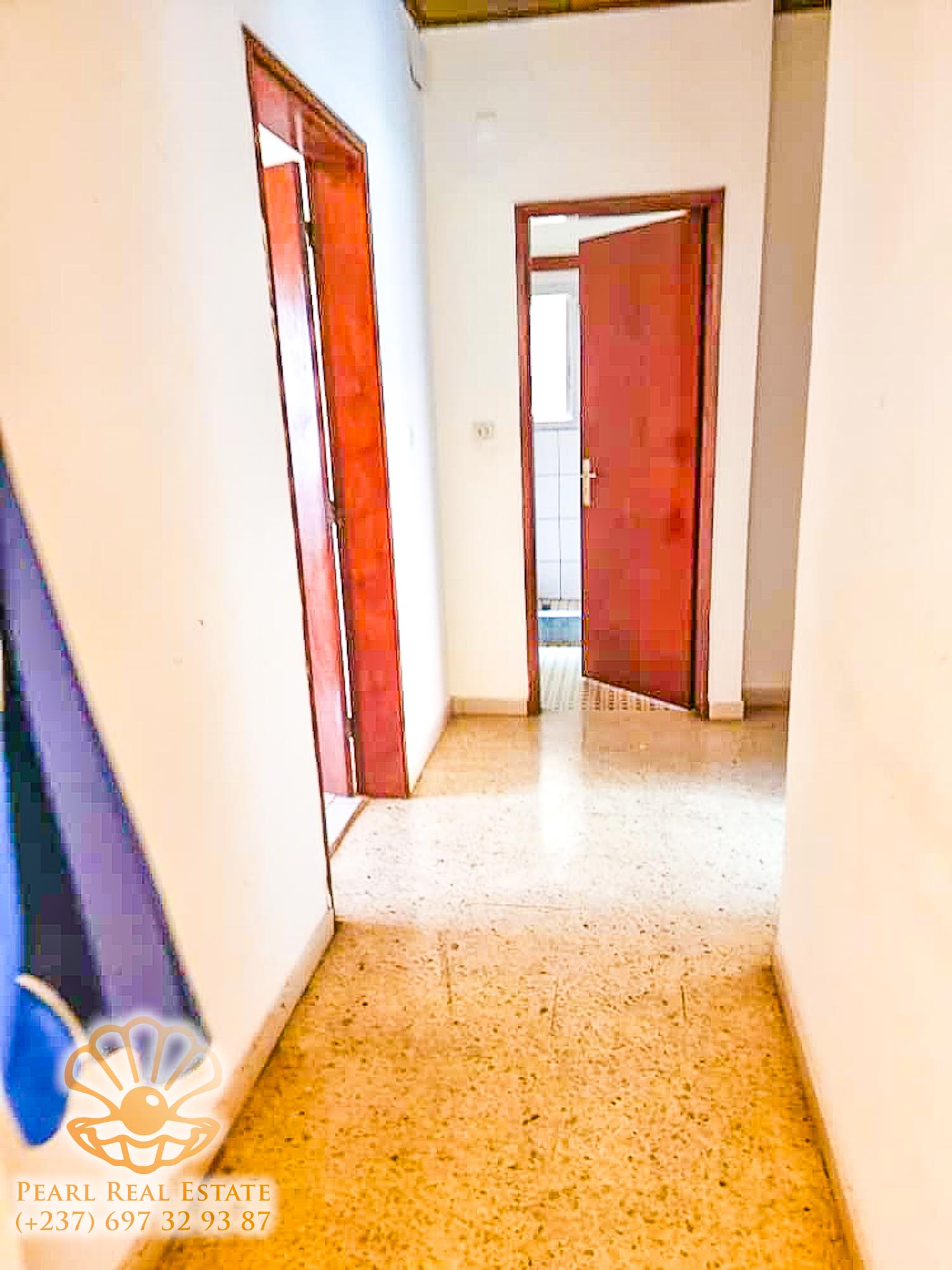 Maison (Villa) à louer - Yaoundé, Bastos, Ambassade de Chine - 1 salon(s), 3 chambre(s), 2 salle(s) de bains - 1 400 000 FCFA / mois