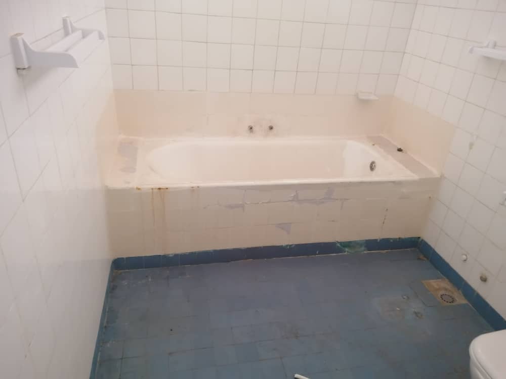 Bureau à louer à Yaoundé, Nkol-Eton, Nkoleton - 1000 m2 - 900 000 FCFA