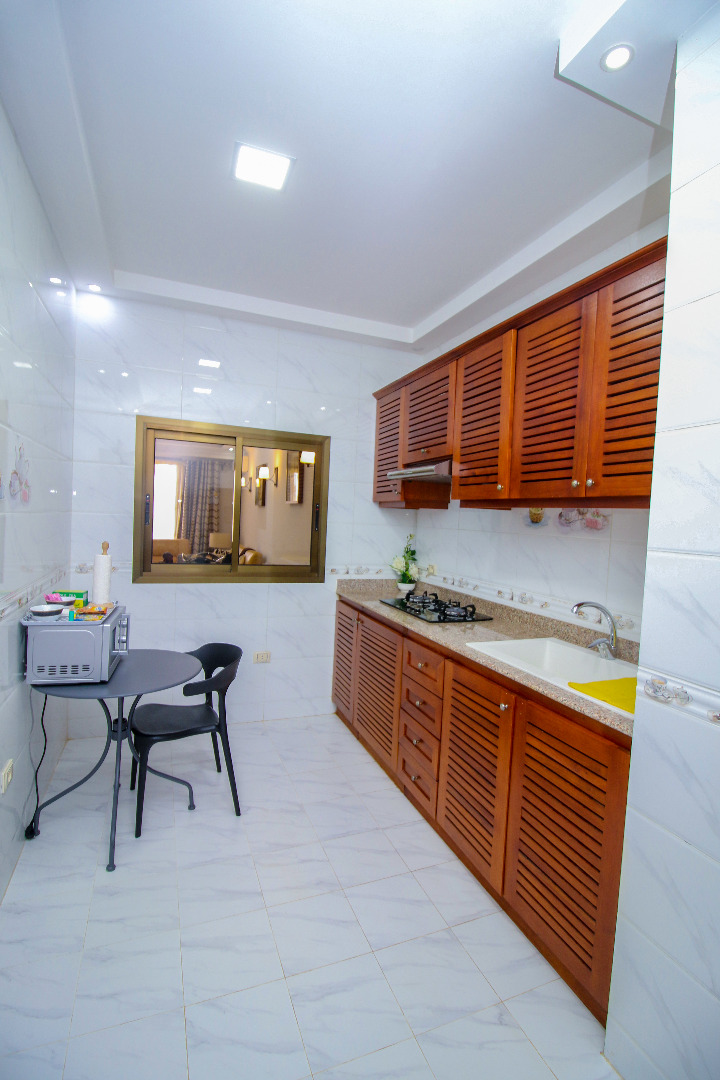Apartment to rent - Yaoundé, Bastos, Bastos (studio meublé 100 .000 CFA à la nuitée) - 1 living room(s), 1 bedroom(s), 2 bathroom(s) - 2 500 000 FCFA / month