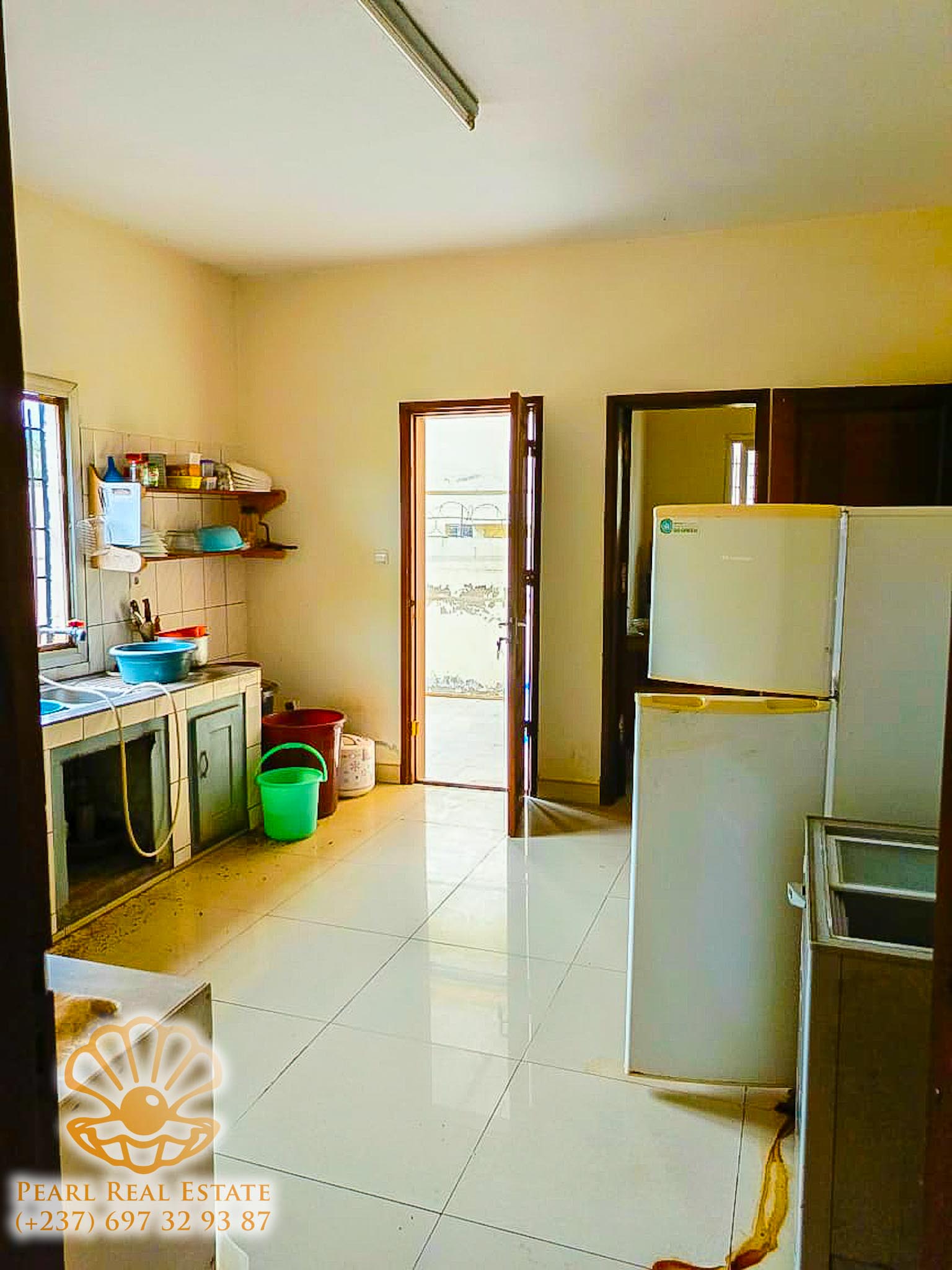 Maison (Villa) à louer - Yaoundé, Emana, Pont - 1 salon(s), 4 chambre(s), 3 salle(s) de bains - 350 000 FCFA / mois