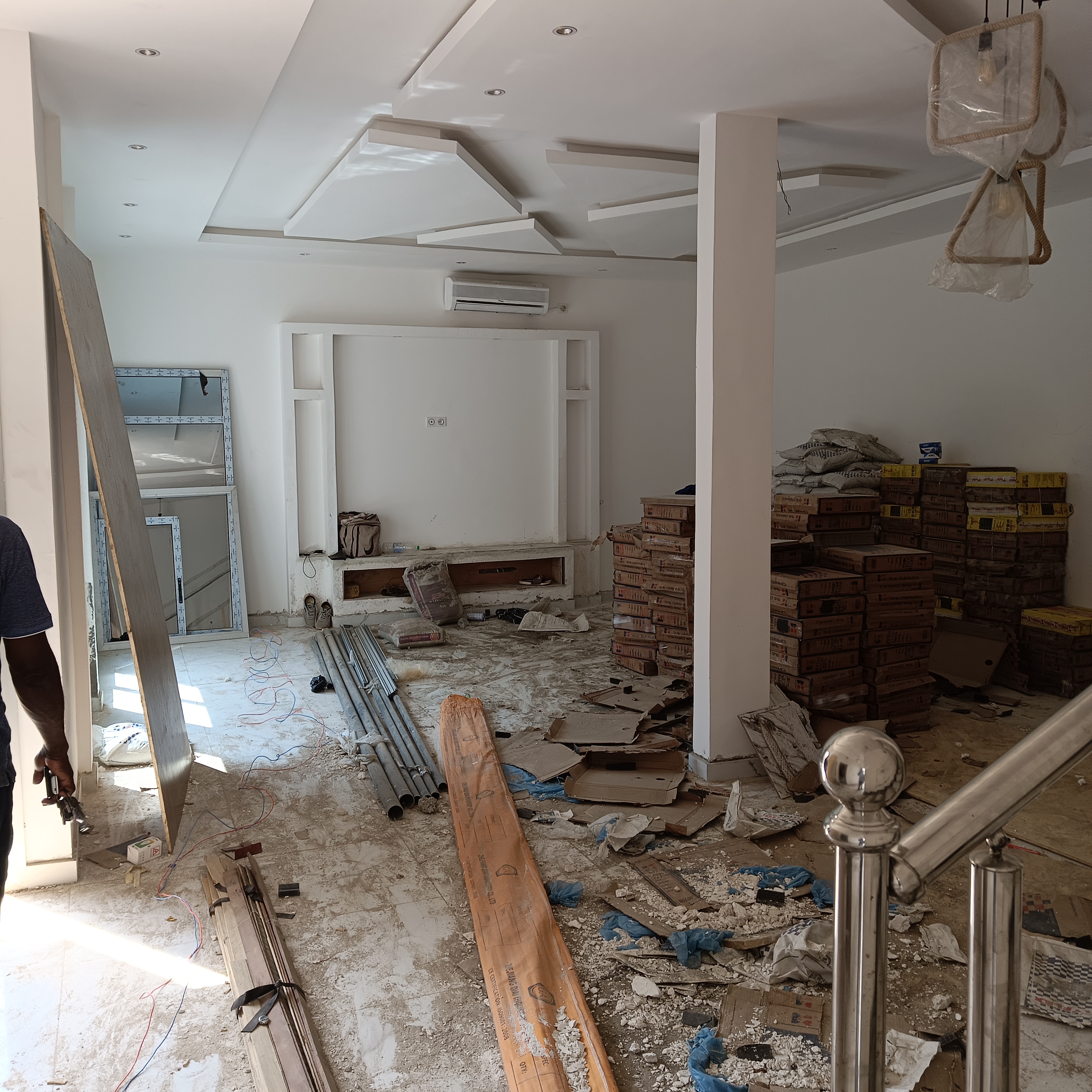 Maison (Duplex) à vendre - Yaoundé, Bastos, Golf (duplex avec piscine , hammam) - 1 salon(s), 4 chambre(s), 4 salle(s) de bains - 350 000 000 FCFA