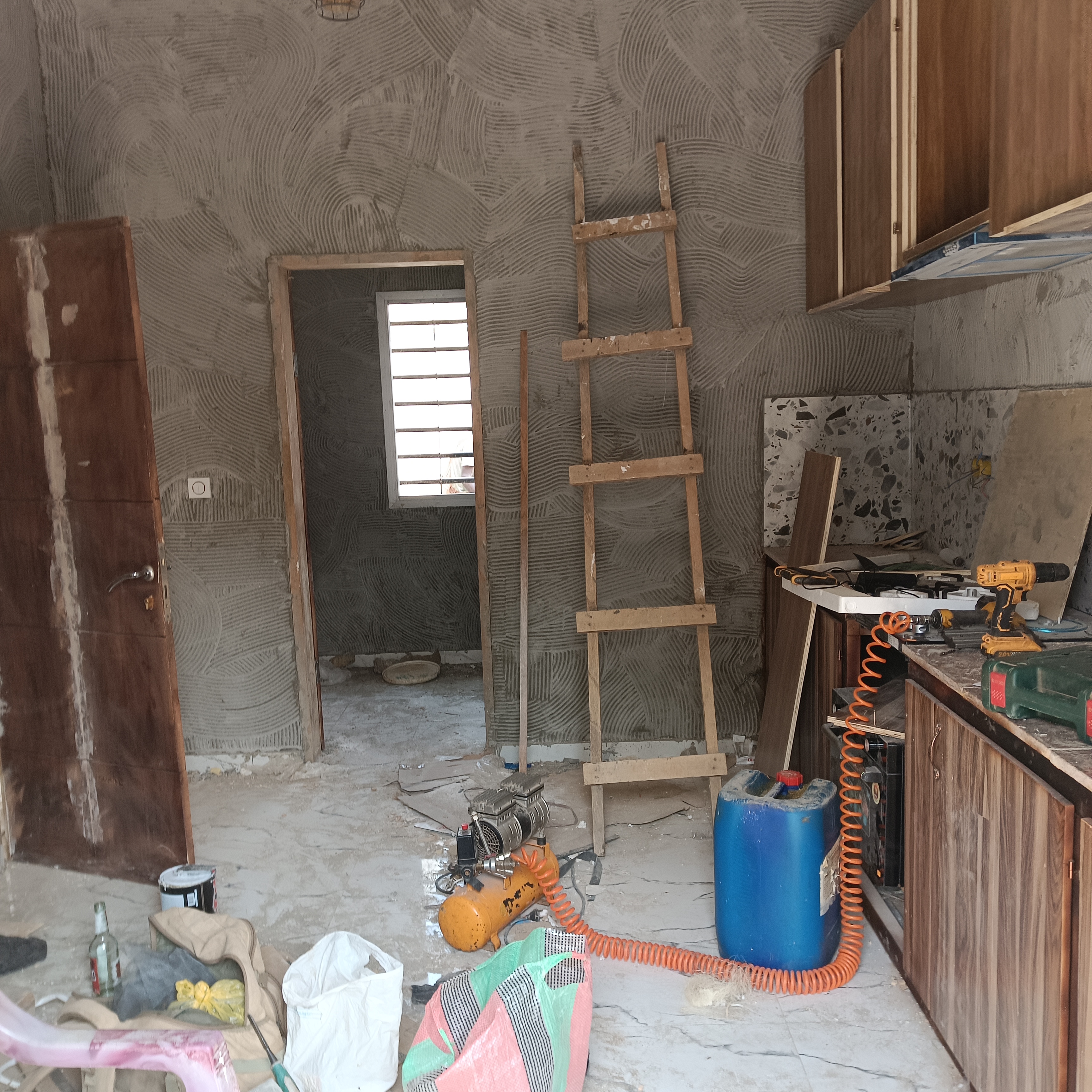 Maison (Duplex) à vendre - Yaoundé, Bastos, Golf (duplex avec piscine , hammam) - 1 salon(s), 4 chambre(s), 4 salle(s) de bains - 350 000 000 FCFA