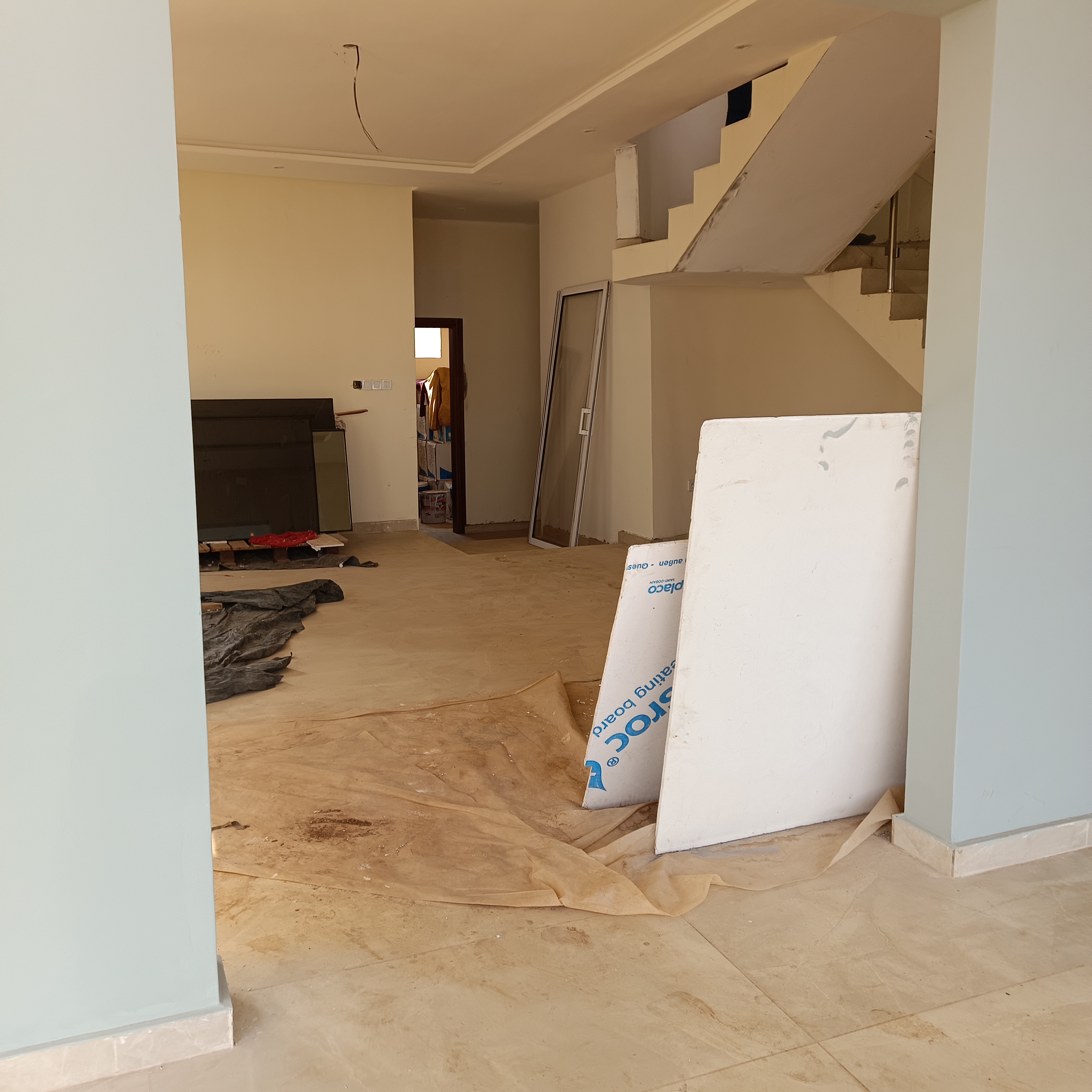 Maison (Duplex) à vendre - Yaoundé, Elig-essono, Elig essono - 1 salon(s), 4 chambre(s), 5 salle(s) de bains - 200 000 000 FCFA