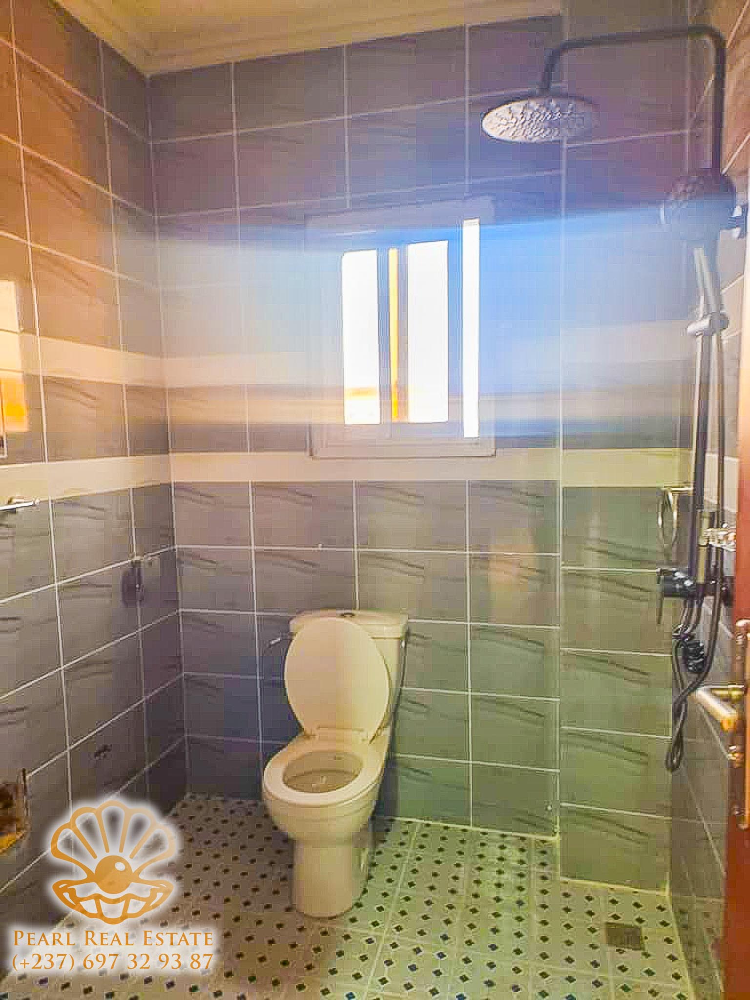 Apartment to rent - Yaoundé, Mfandena, Omnisports - 1 living room(s), 2 bedroom(s), 1 bathroom(s) - 350 000 FCFA / month