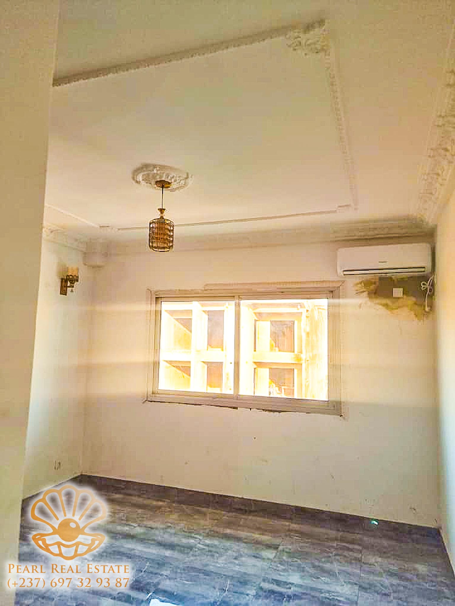 Appartement à louer - Yaoundé, Mfandena, Omnisports - 1 salon(s), 2 chambre(s), 1 salle(s) de bains - 350 000 FCFA / mois