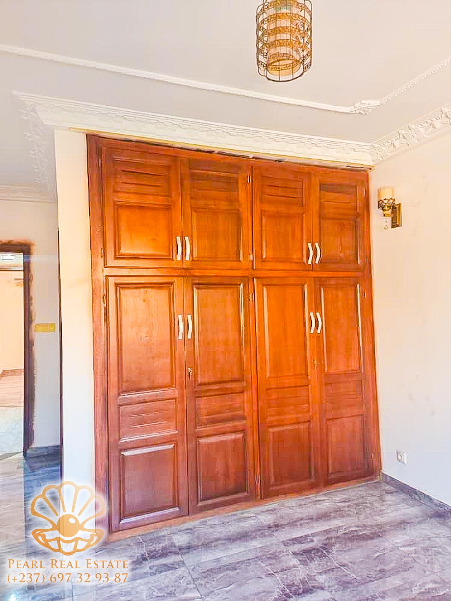 Appartement à louer - Yaoundé, Mfandena, Omnisports - 1 salon(s), 2 chambre(s), 1 salle(s) de bains - 350 000 FCFA / mois