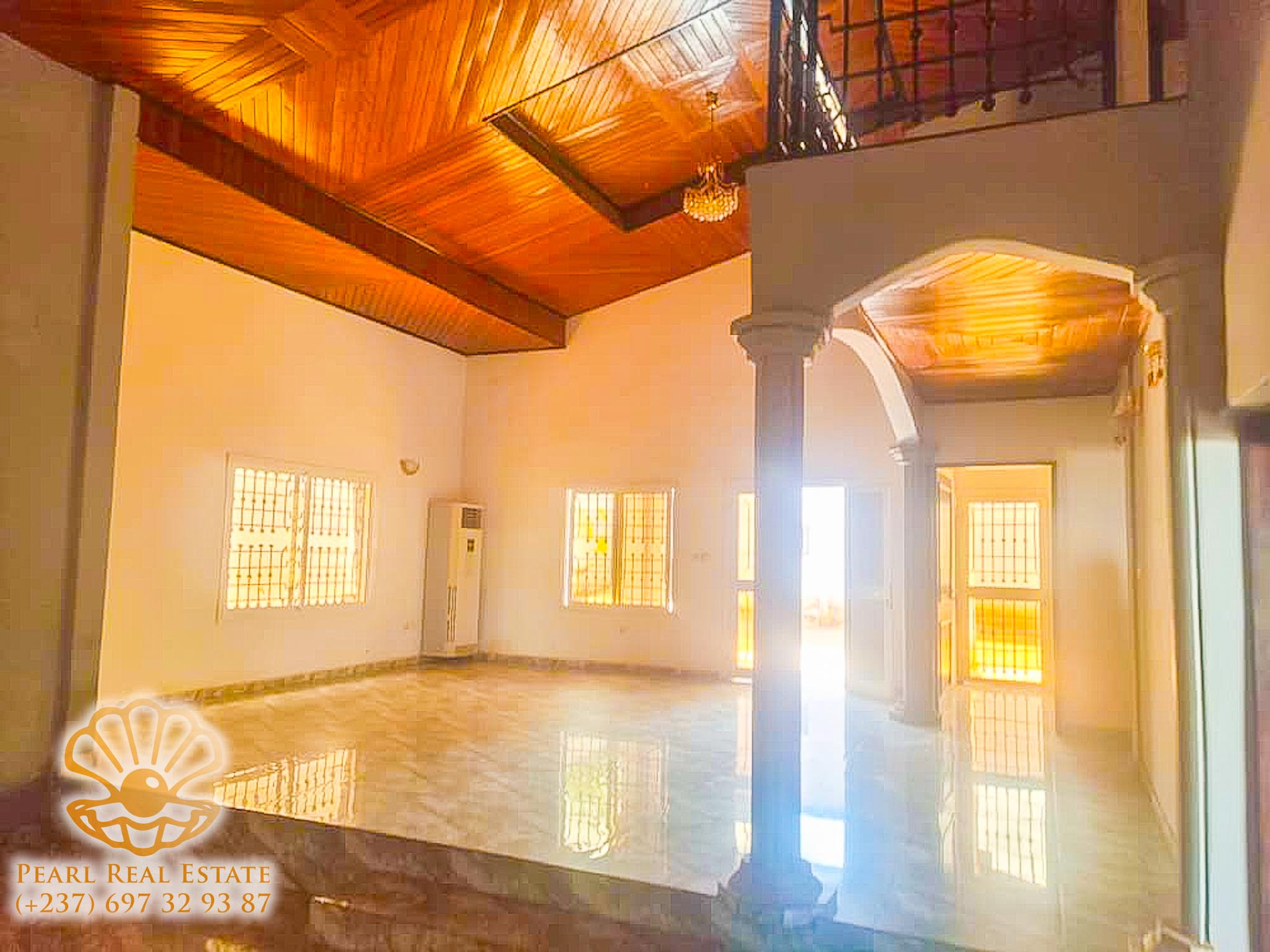 Maison (Villa) à louer - Yaoundé, Emana, Borne fontaine - 1 salon(s), 4 chambre(s), 3 salle(s) de bains - 500 000 FCFA / mois