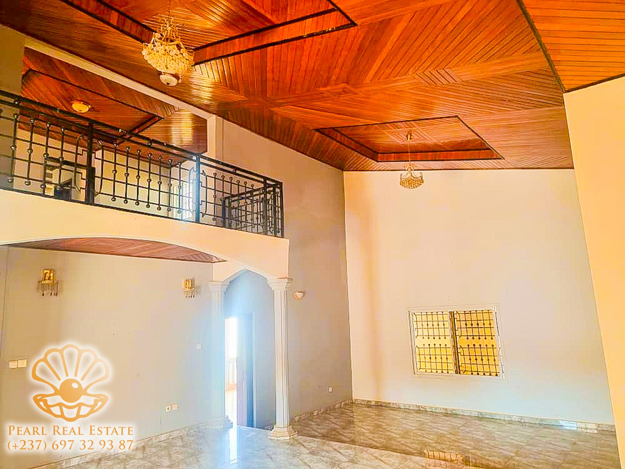 Maison (Villa) à louer - Yaoundé, Emana, Borne fontaine - 1 salon(s), 4 chambre(s), 3 salle(s) de bains - 500 000 FCFA / mois