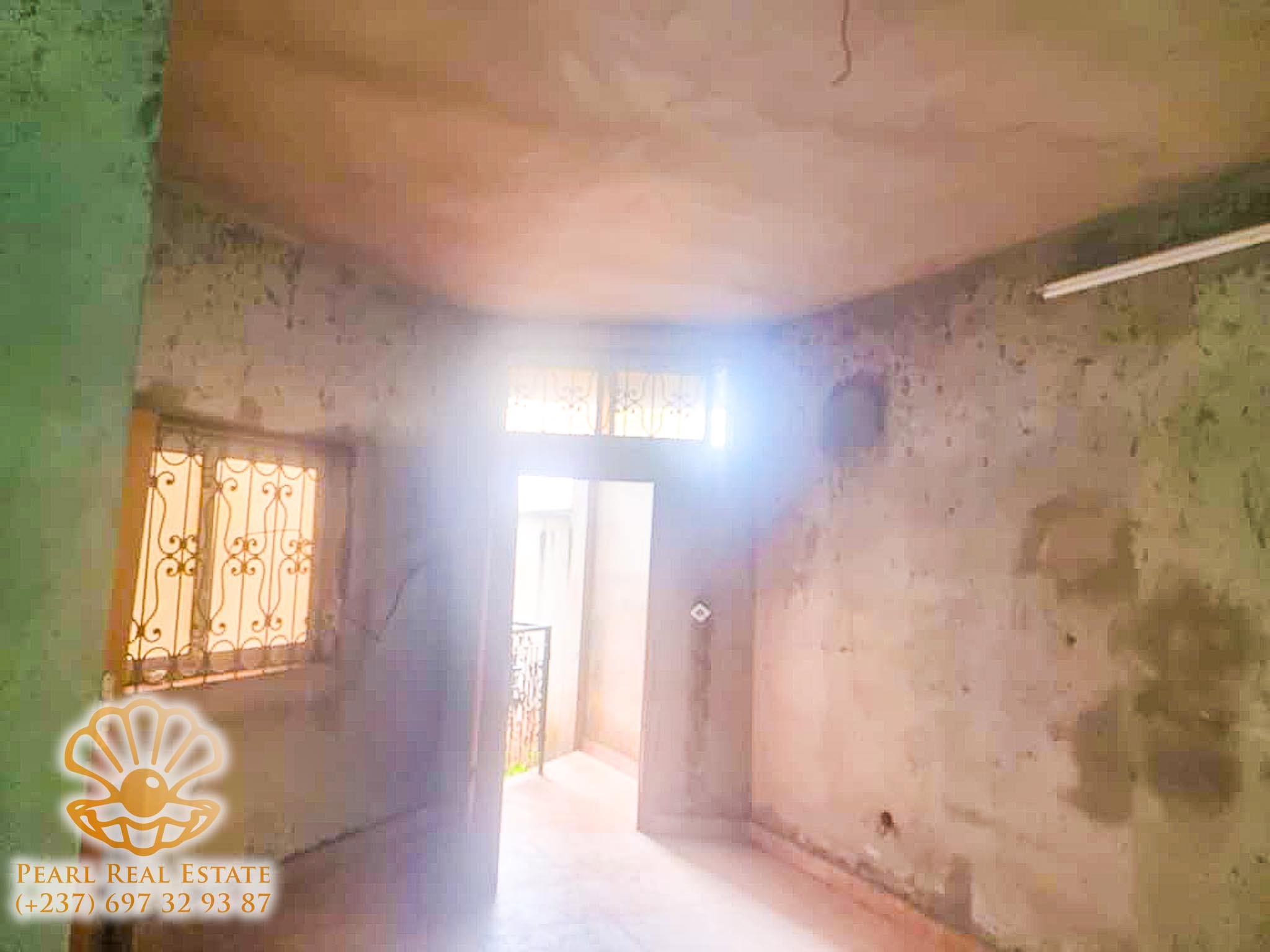 Maison (Villa) à vendre - Yaoundé, Odza, Dispensaire - 1 salon(s), 4 chambre(s), 3 salle(s) de bains - 90 000 000 FCFA