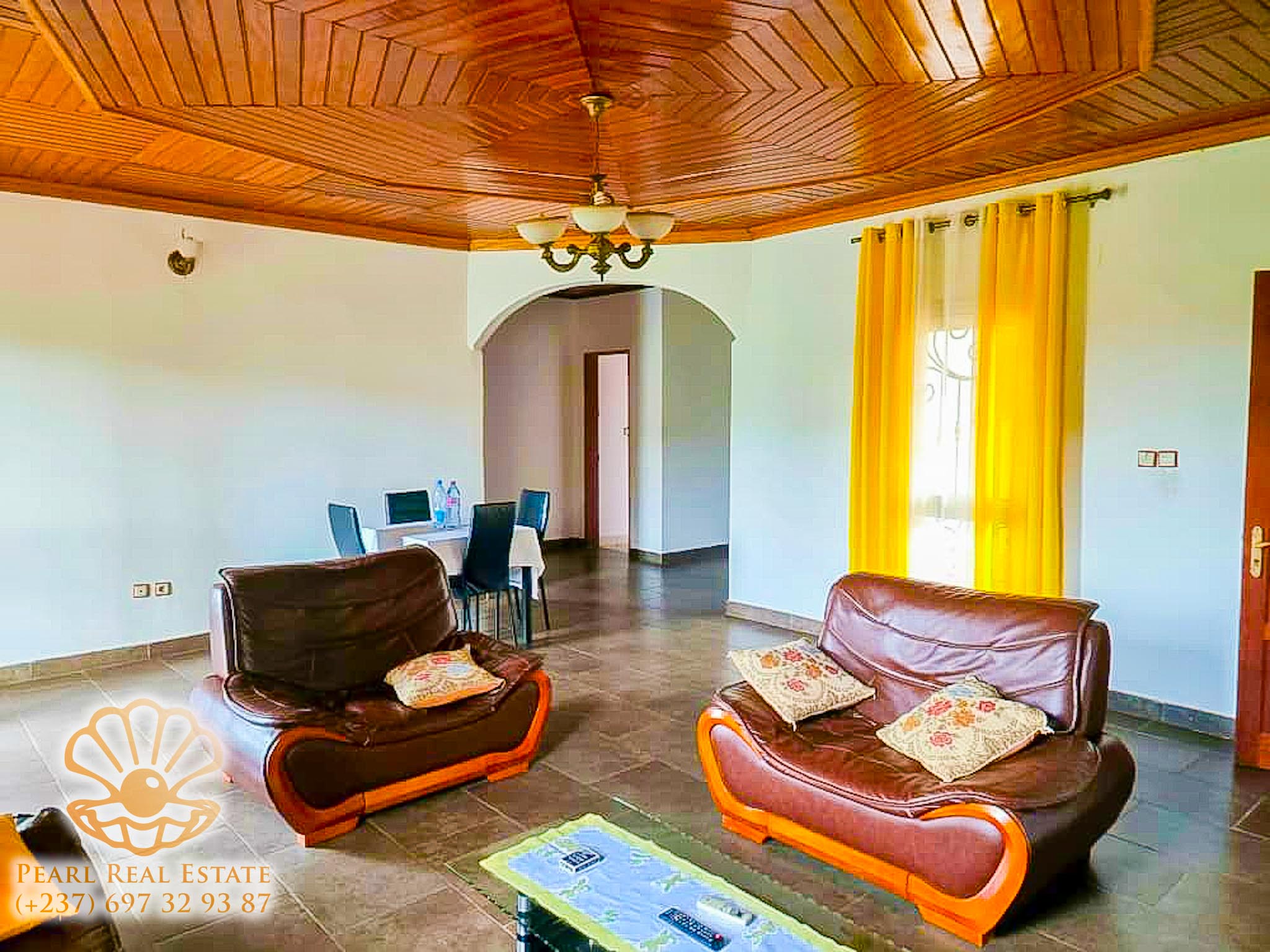 Maison (Villa) à vendre - Yaoundé, Odza, Messamendongo - 1 salon(s), 4 chambre(s), 3 salle(s) de bains - 180 000 000 FCFA