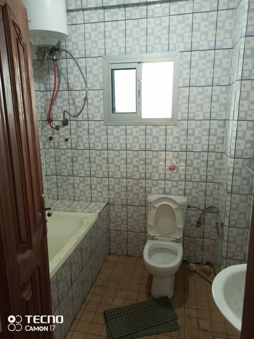 Apartment to rent - Douala, Akwa I, Akwa - 1 living room(s), 1 bedroom(s), 1 bathroom(s) - 180 000 FCFA / month