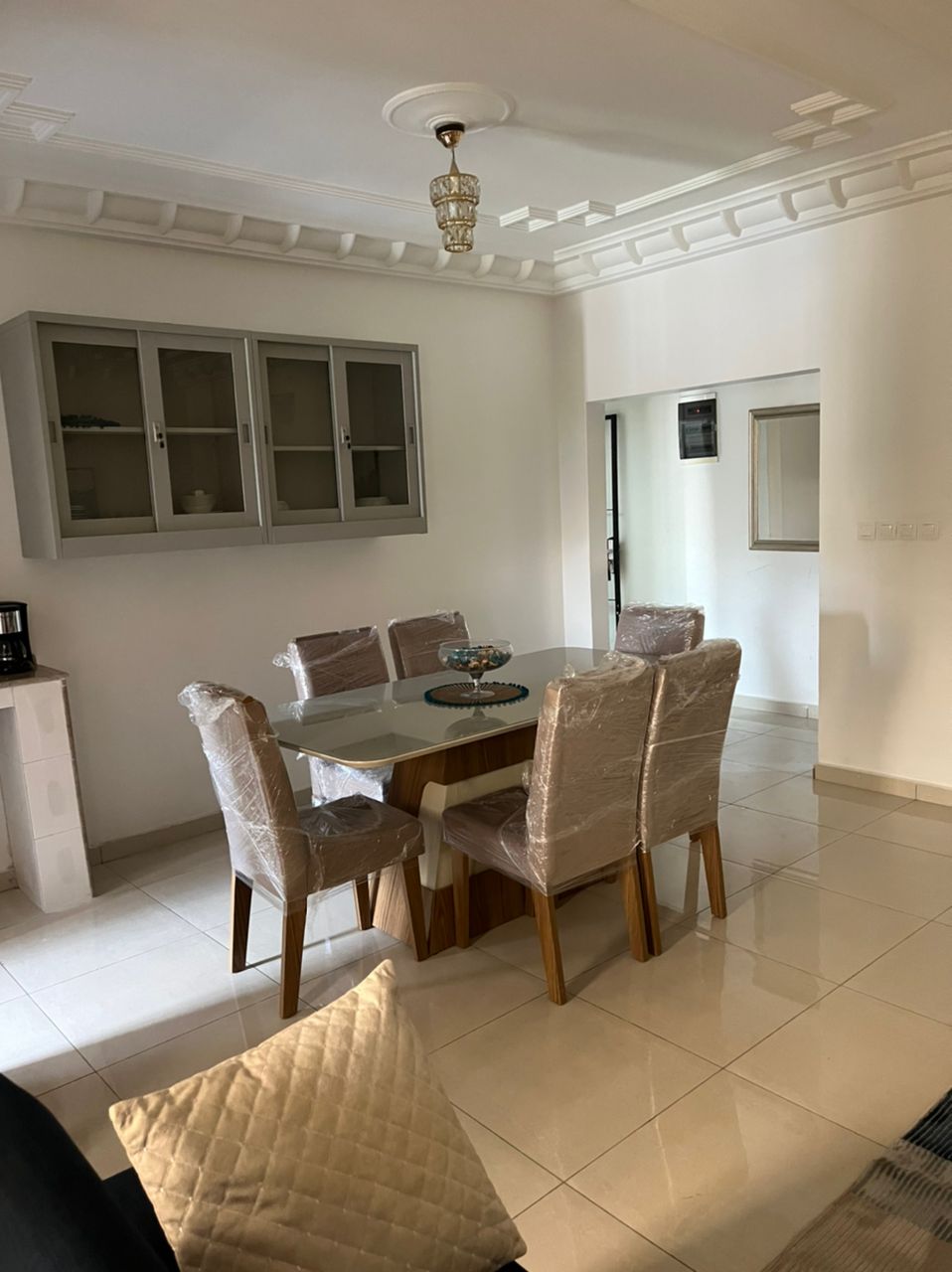 Apartment to rent - Yaoundé, Bastos, Bastos - 1 living room(s), 3 bedroom(s), 3 bathroom(s) - 1 000 000 FCFA / month