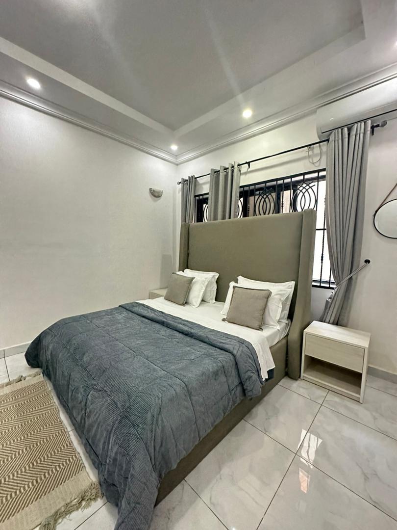 Apartment to rent - Yaoundé, Bastos, Bastos - 1 living room(s), 3 bedroom(s), 3 bathroom(s) - 1 500 000 FCFA / month