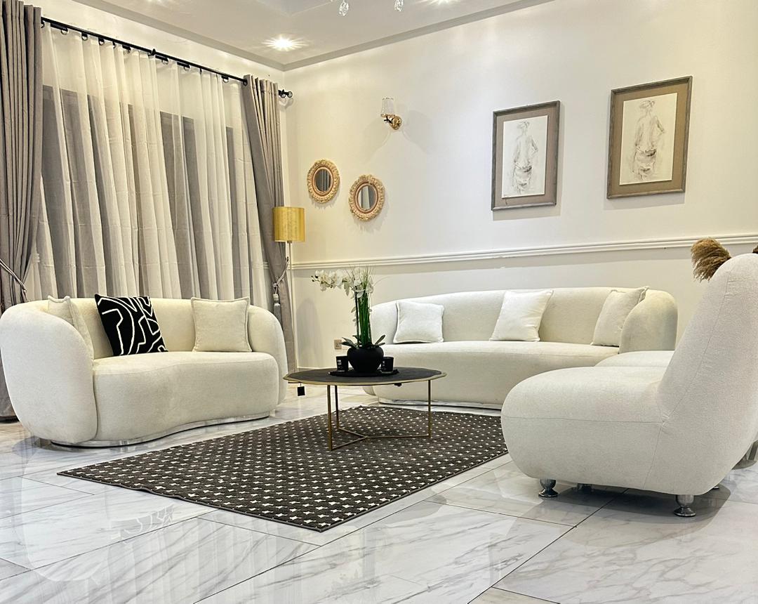 Apartment to rent - Yaoundé, Bastos, Bastos - 1 living room(s), 3 bedroom(s), 3 bathroom(s) - 1 500 000 FCFA / month
