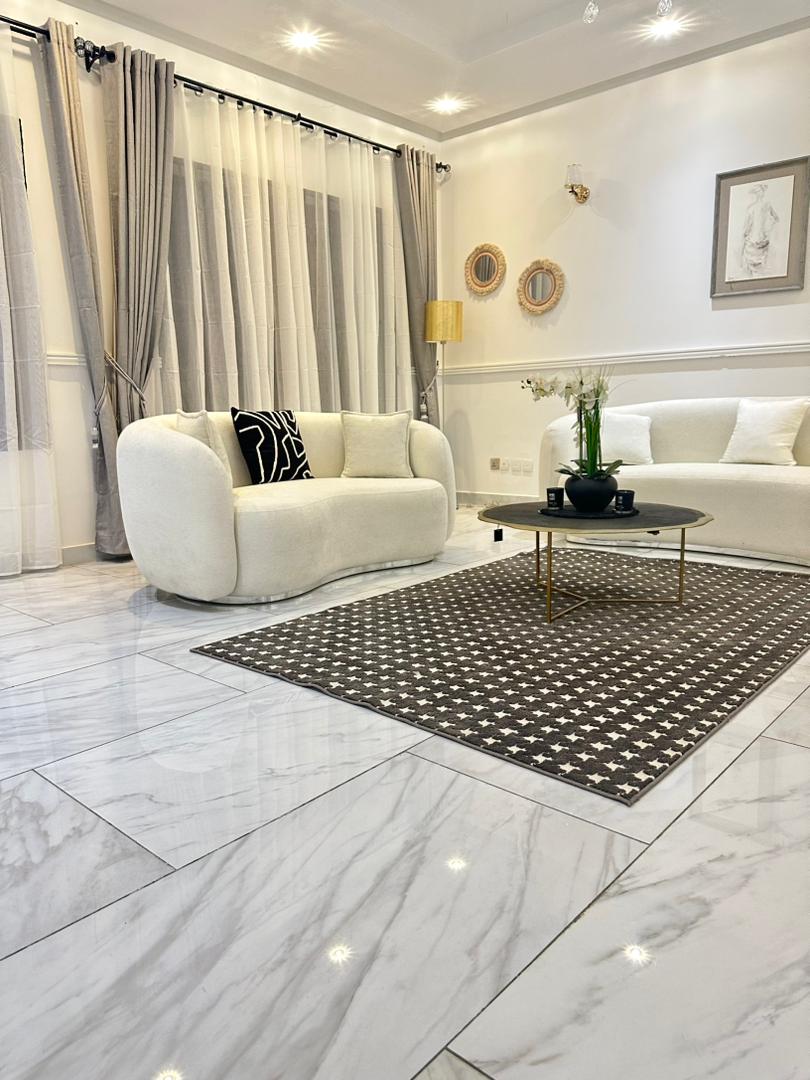 Apartment to rent - Yaoundé, Bastos, Bastos - 1 living room(s), 3 bedroom(s), 3 bathroom(s) - 1 500 000 FCFA / month