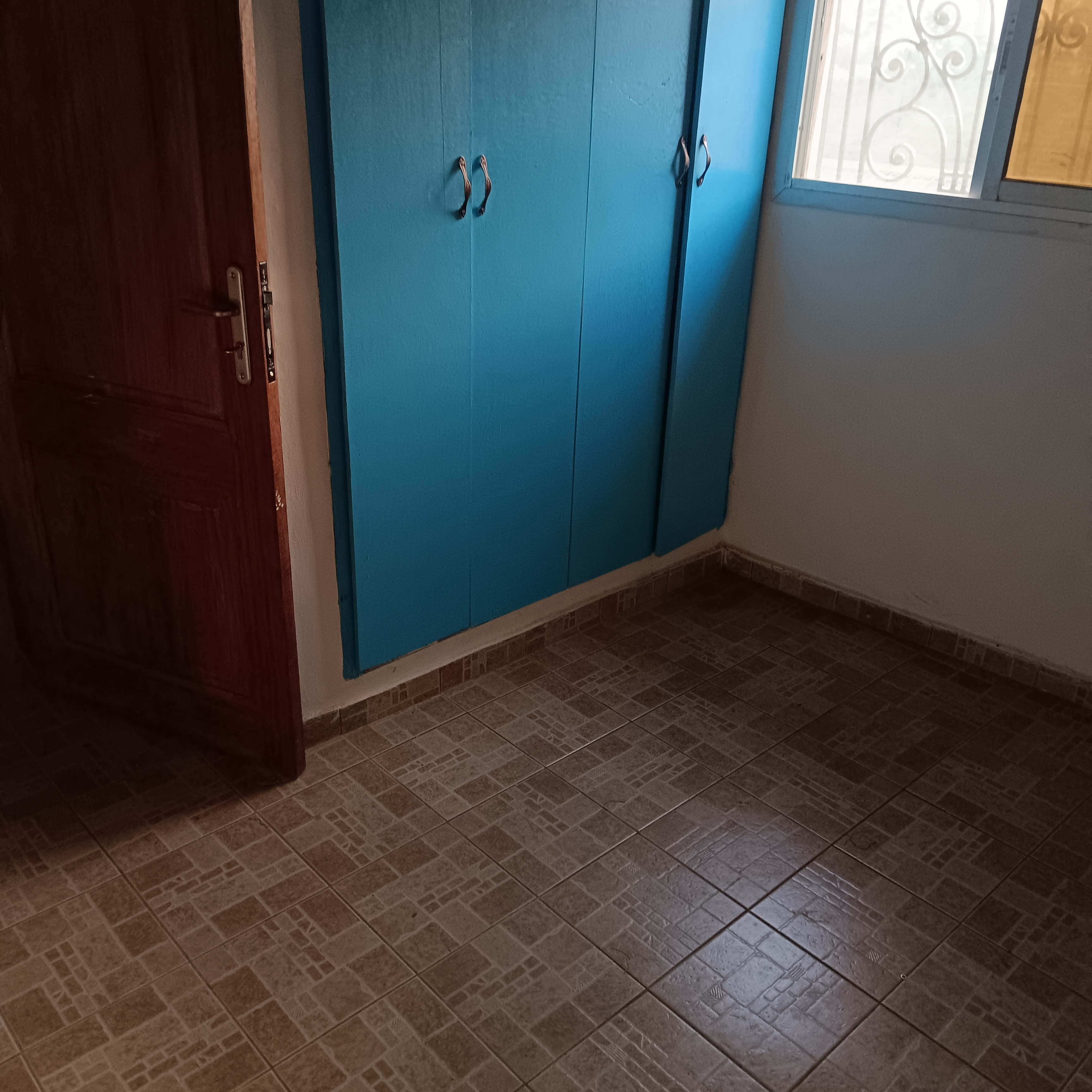 Apartment to rent - Yaoundé, Bastos, Golf - 1 living room(s), 2 bedroom(s), 2 bathroom(s) - 250 000 FCFA / month